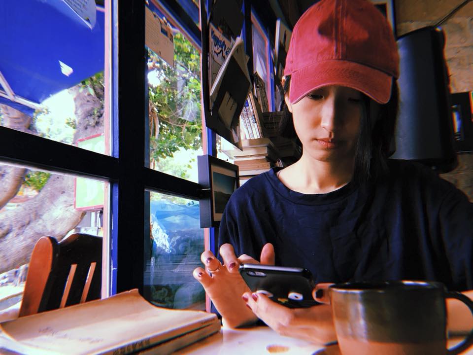 素顏的柯佳嬿照，是坤達人夫第一閃。（翻攝自坤達臉書）