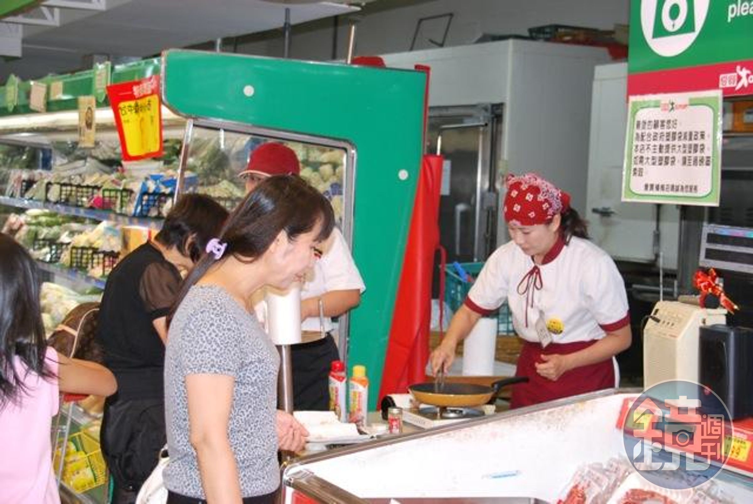 黑胡椒牛排醬搭上量販店興起、澳洲牛肉開放進口的風潮，又主打賣場試吃的行銷策略，一推出就一炮而紅。（品高提供）