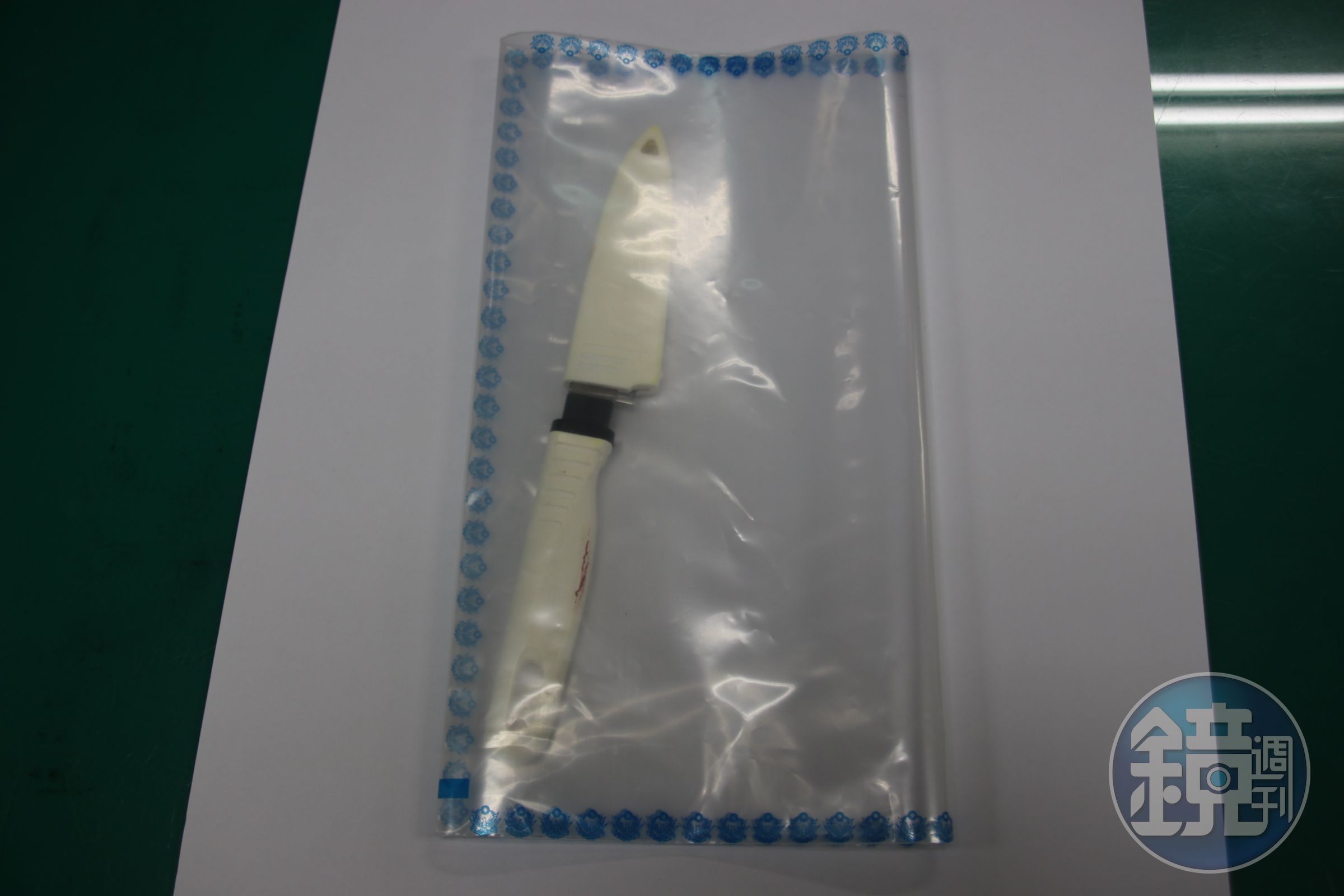 陳嫌事先準備好用來刺殺學妹的水果刀。（翻攝畫面）