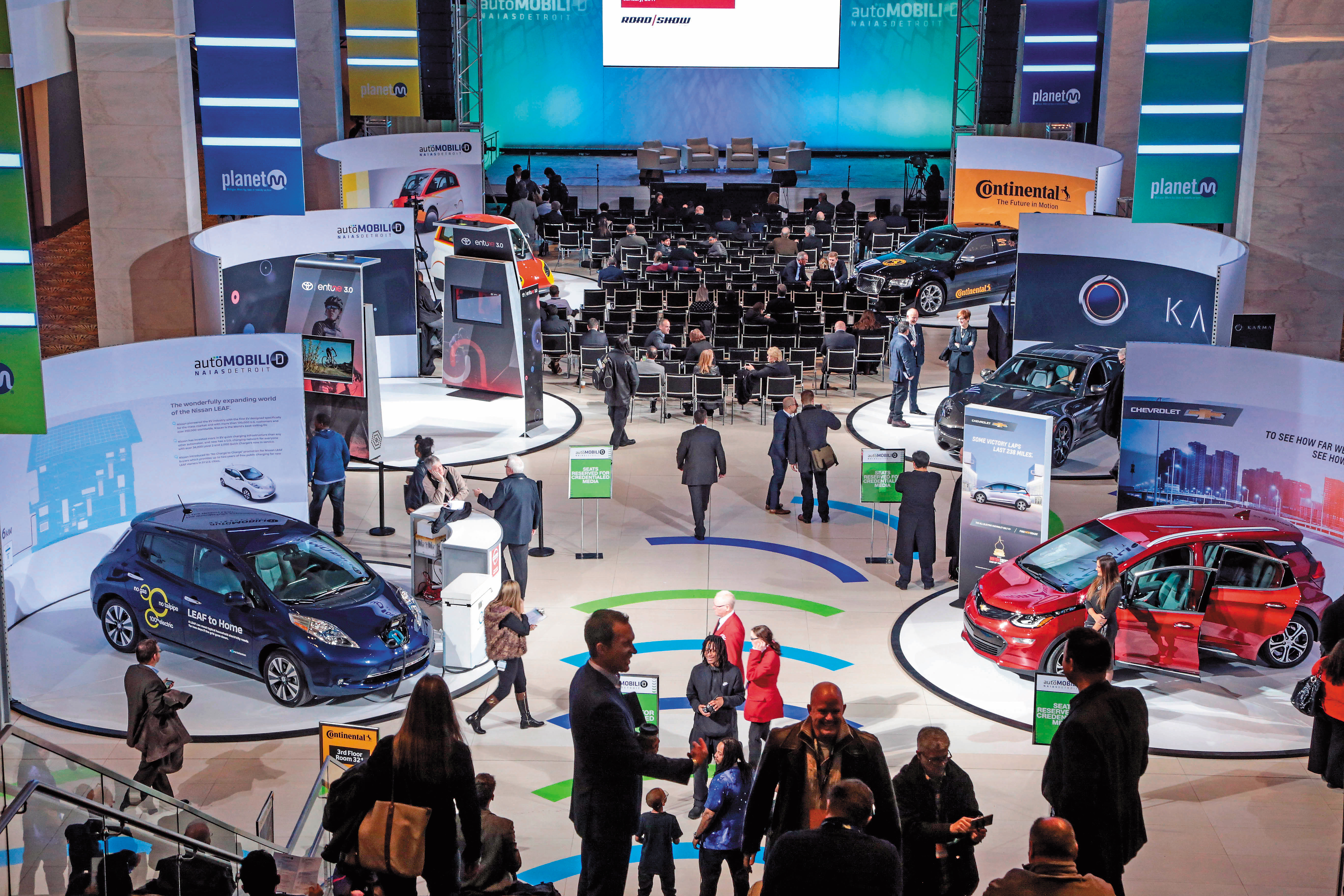 美國消費信貸水位攀高，讓人擔憂美國民眾透支消費的習慣將成為下一波危機的開端。（東方IC）