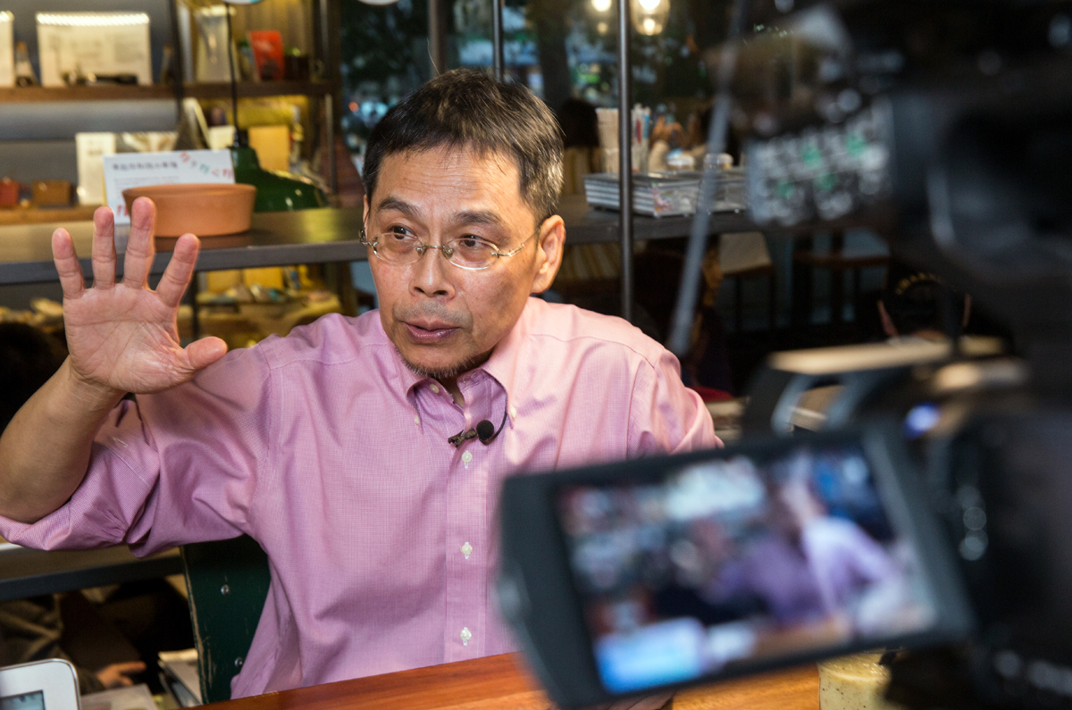 陳忠慶向來習慣將閒錢投資基金,他說,基金的配息絕對比錢放在銀行定存的利率好。