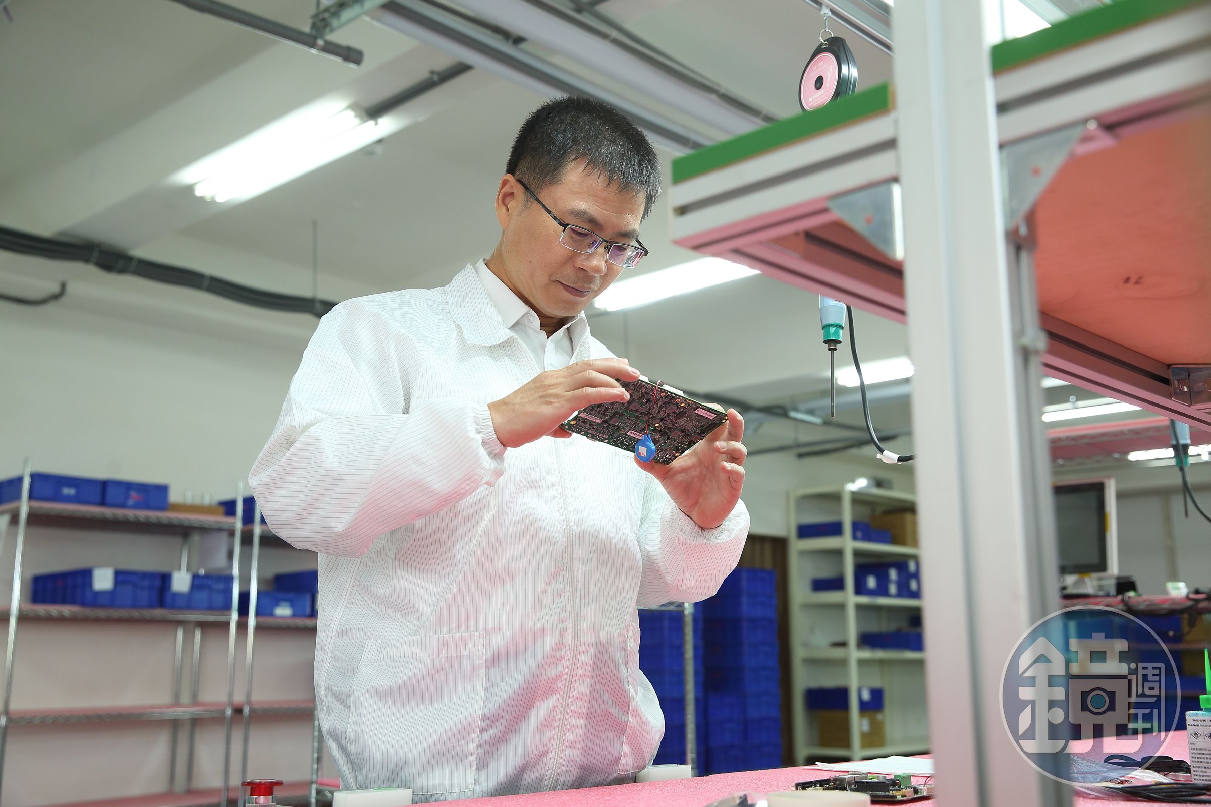 李傳德一頭栽入工業電腦超過30年，直說想做的事情還很多，才會堅持夢想，2度創業，只要還能有研究的一天，他就不會放棄。