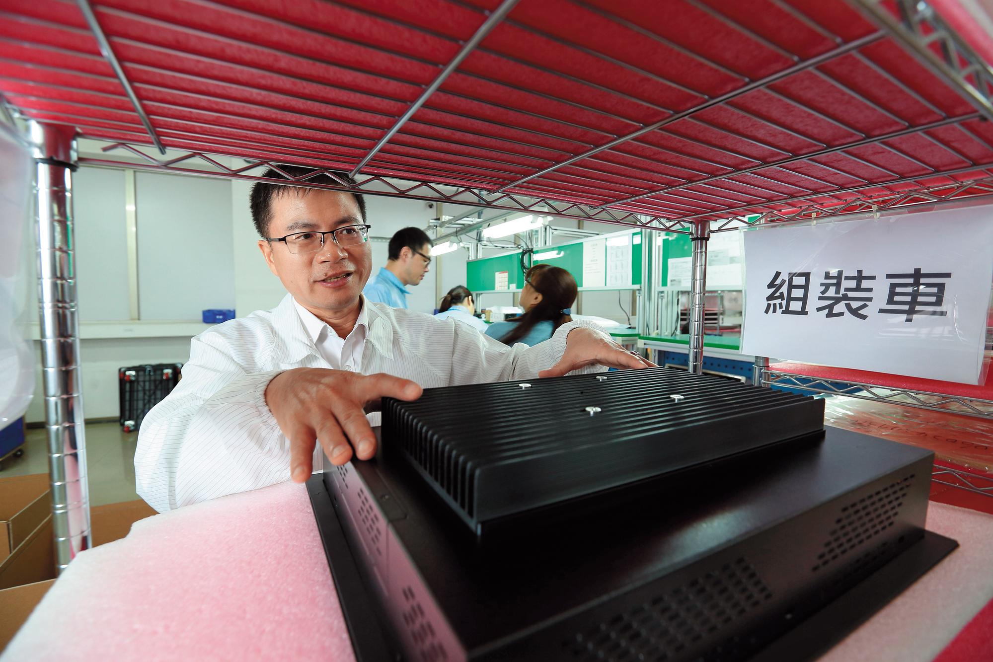 圖為近期維田的高門檻產品—無風扇的工業電腦,原理是透過上層一塊散熱片,加上結構設計,讓電腦自然散熱。