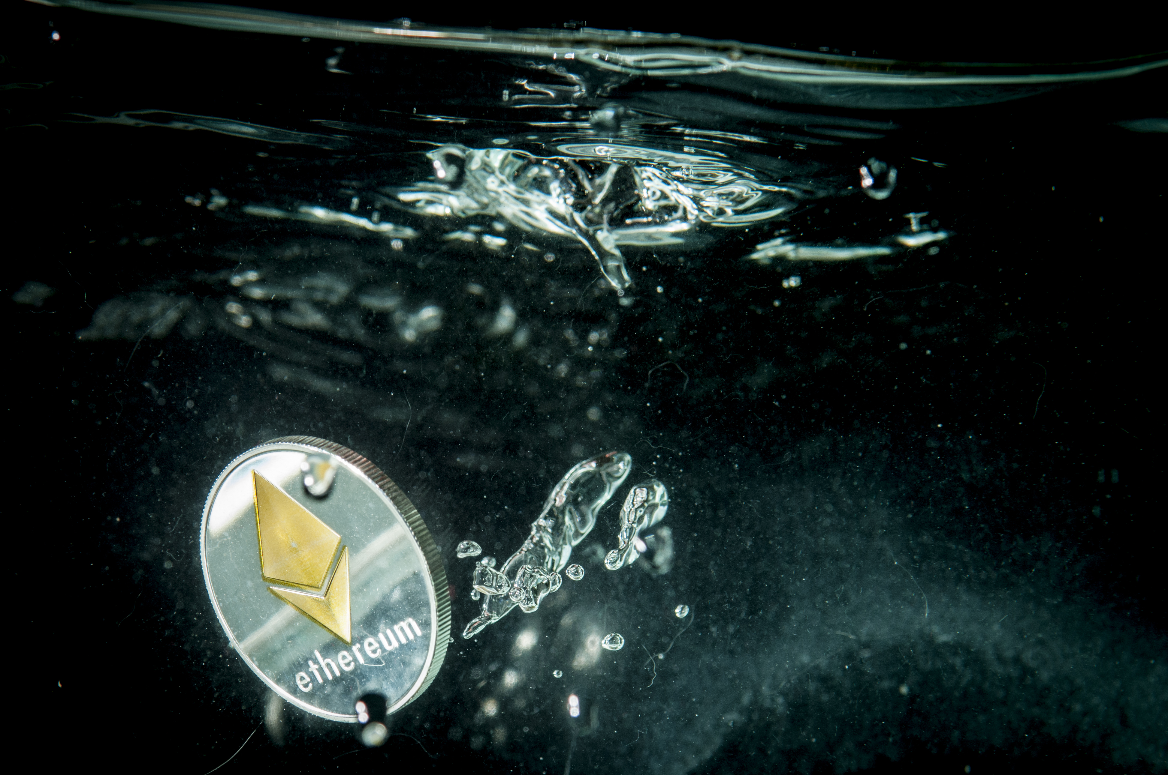 追隨比特幣問世的各式虛擬貨幣，至今已有超過上千種。（東方IC）