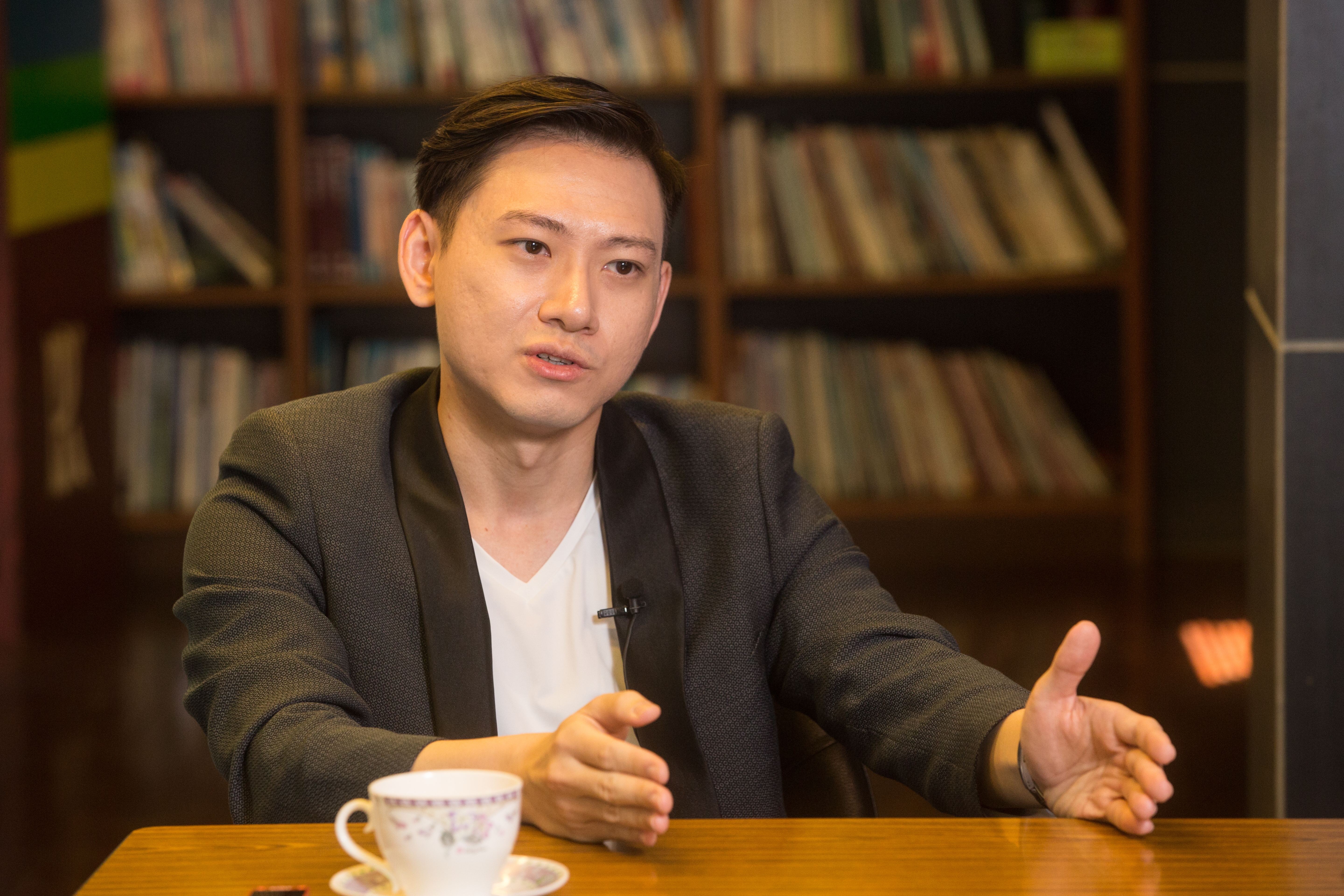 品高醬料第二代吳宥澄爆料，很多廉價番茄醬流向夜市，其實裡面都一點番茄成分都沒有，全是澱粉、色素。