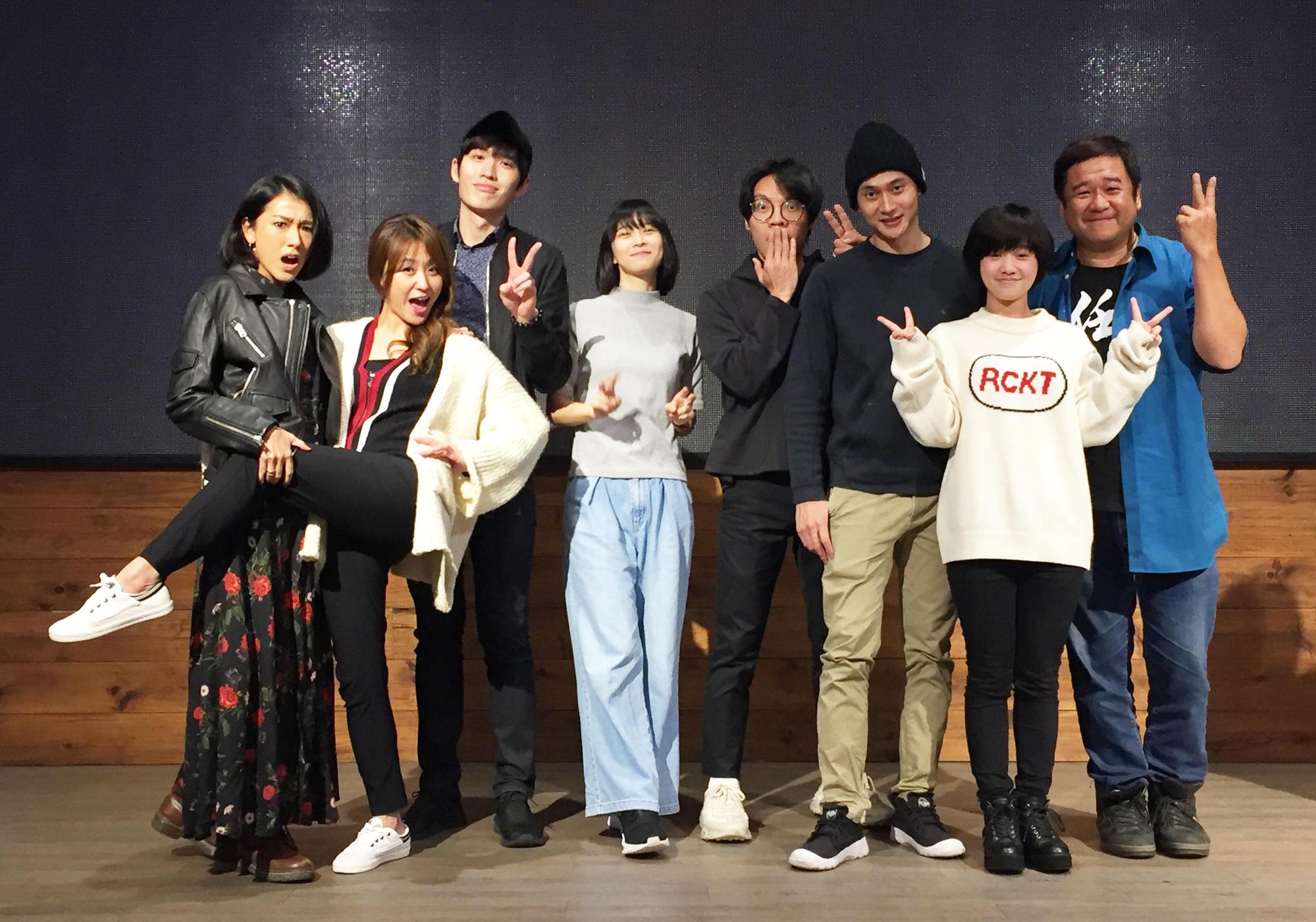 12日電影「花甲大人轉男孩」舉行殺青酒，導演和演員皆出席。（氧氣電影）