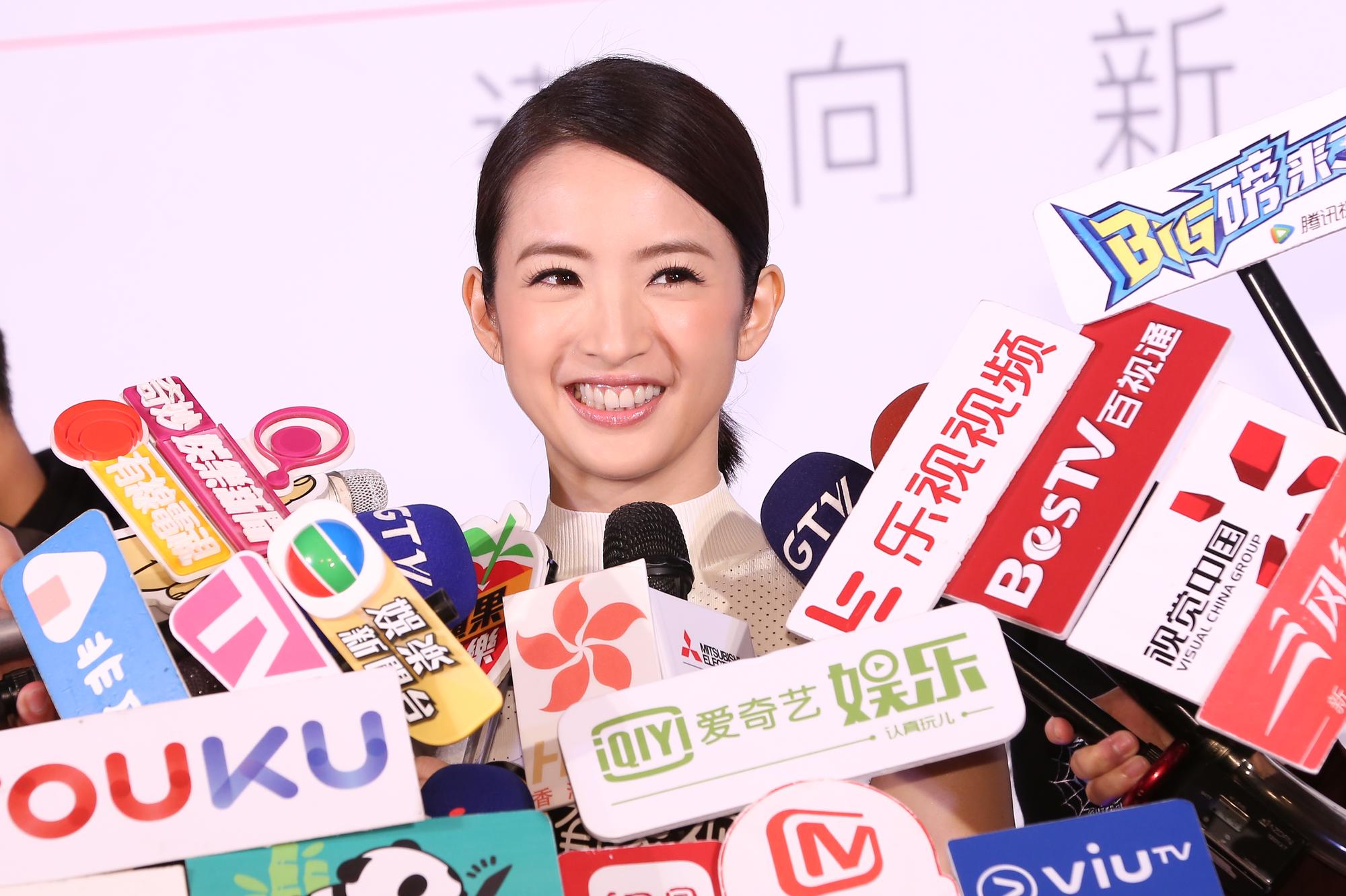 林依晨出席代言活動,透露明年下半年開始「做人」計畫。
