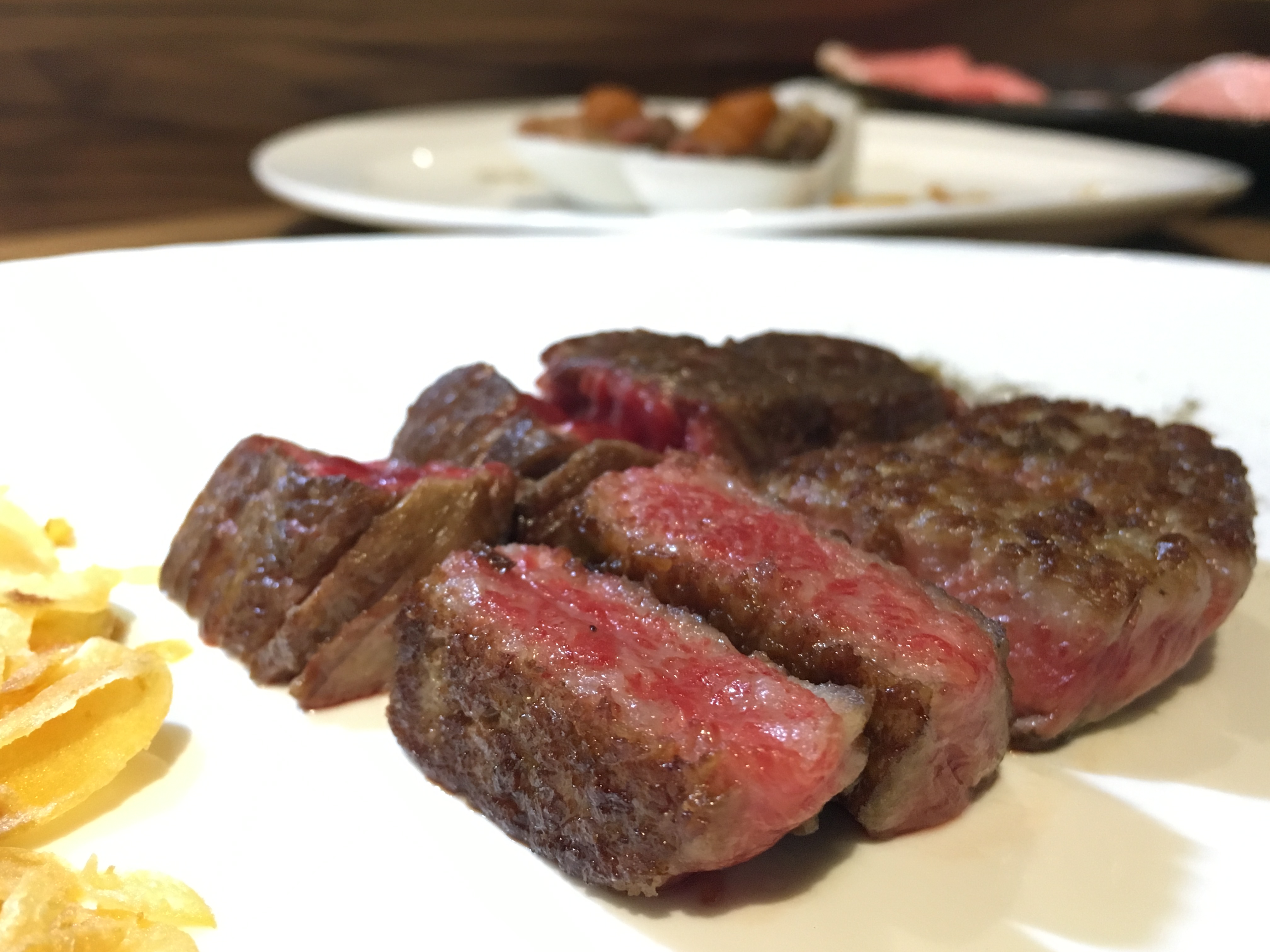 「犇私廚」推出一次可以吃到7種頂級牛的「特7牛雙人套餐」。（3,290元／人）