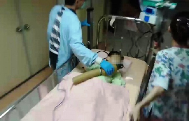 林姓婦人迷指數已回升至10，2名子女瞳孔對光已有反應。（消防局提供）