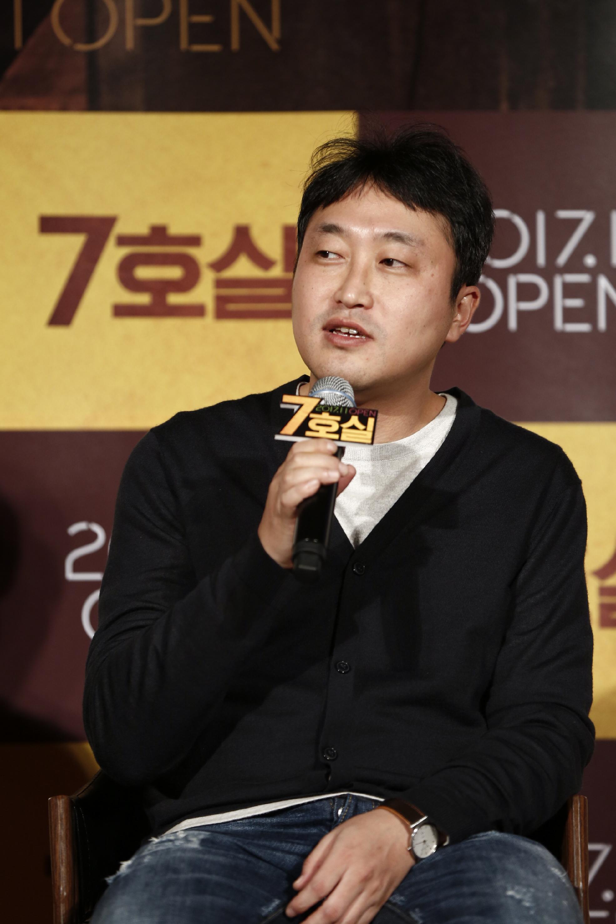 南韓新銳導演李容承,堅持親自撰寫劇本,至今執導的兩部劇情長片都獲影展青睞。(LOTTE提供)