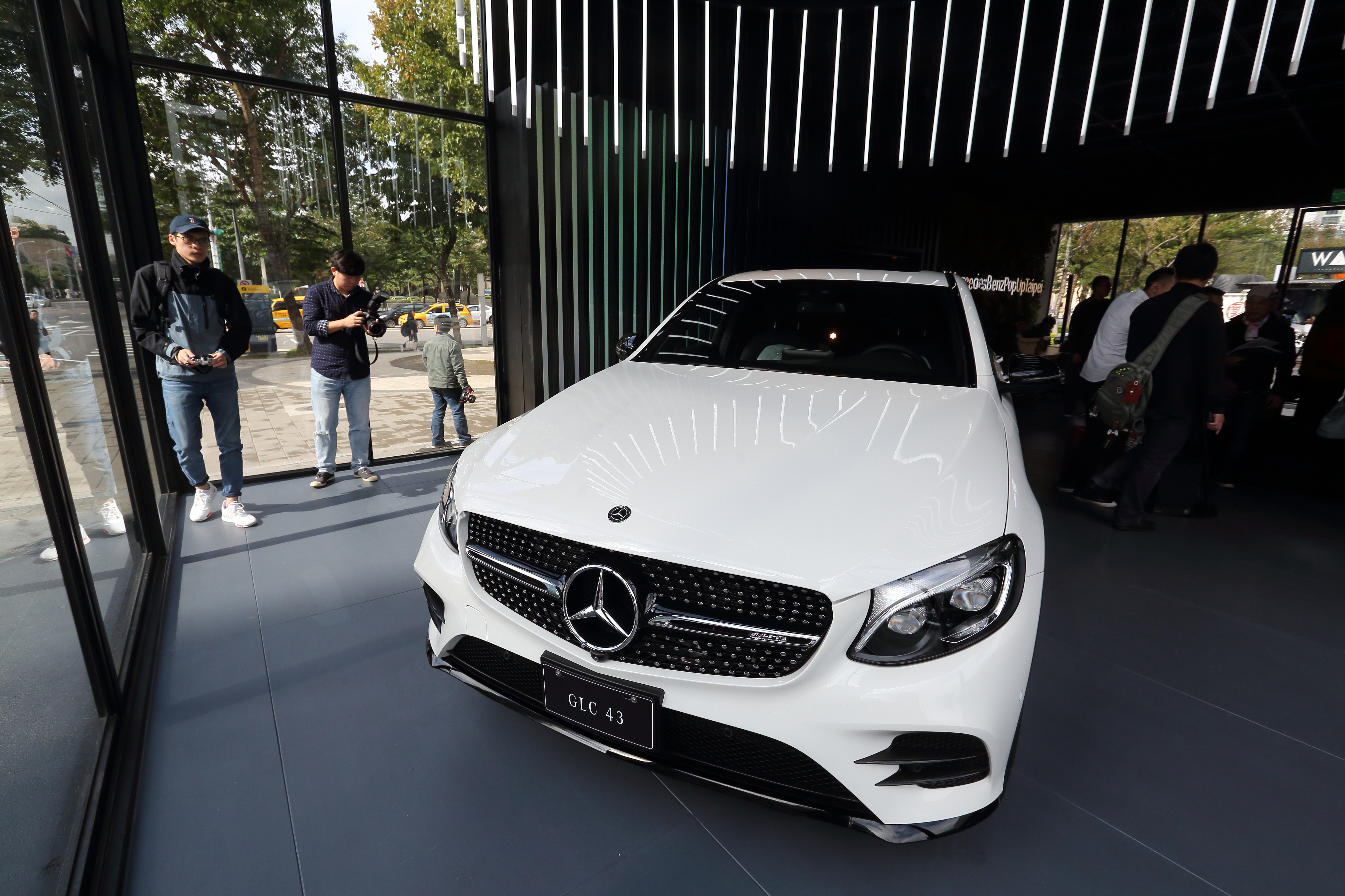 台灣賓士今年在台北車展上，將展出近40輛車，還會有神秘車款登台亮相。