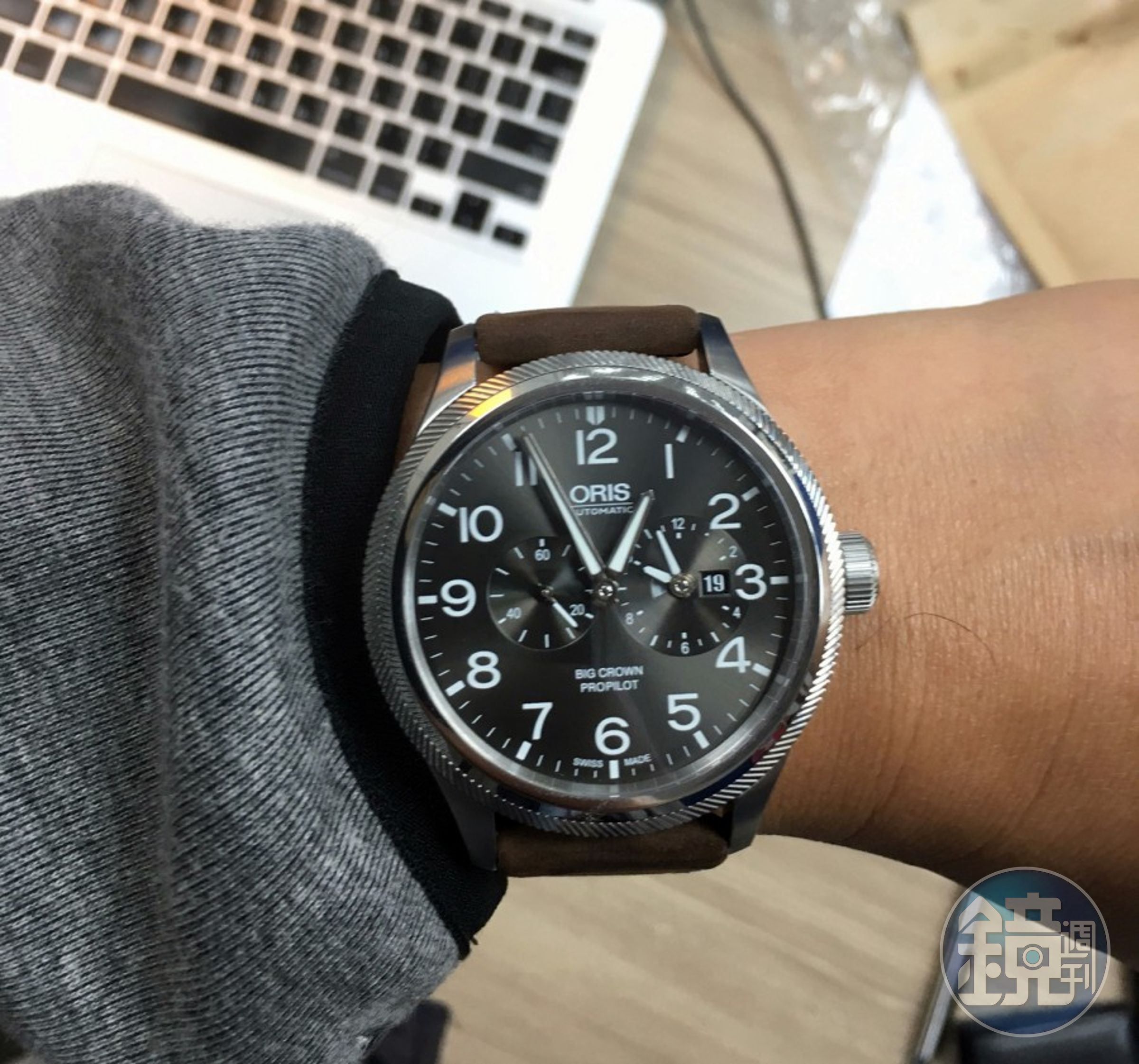 ORIS Big Crown ProPilot 二地時間飛行錶，尺寸44.7mm，相當帥氣搶眼。