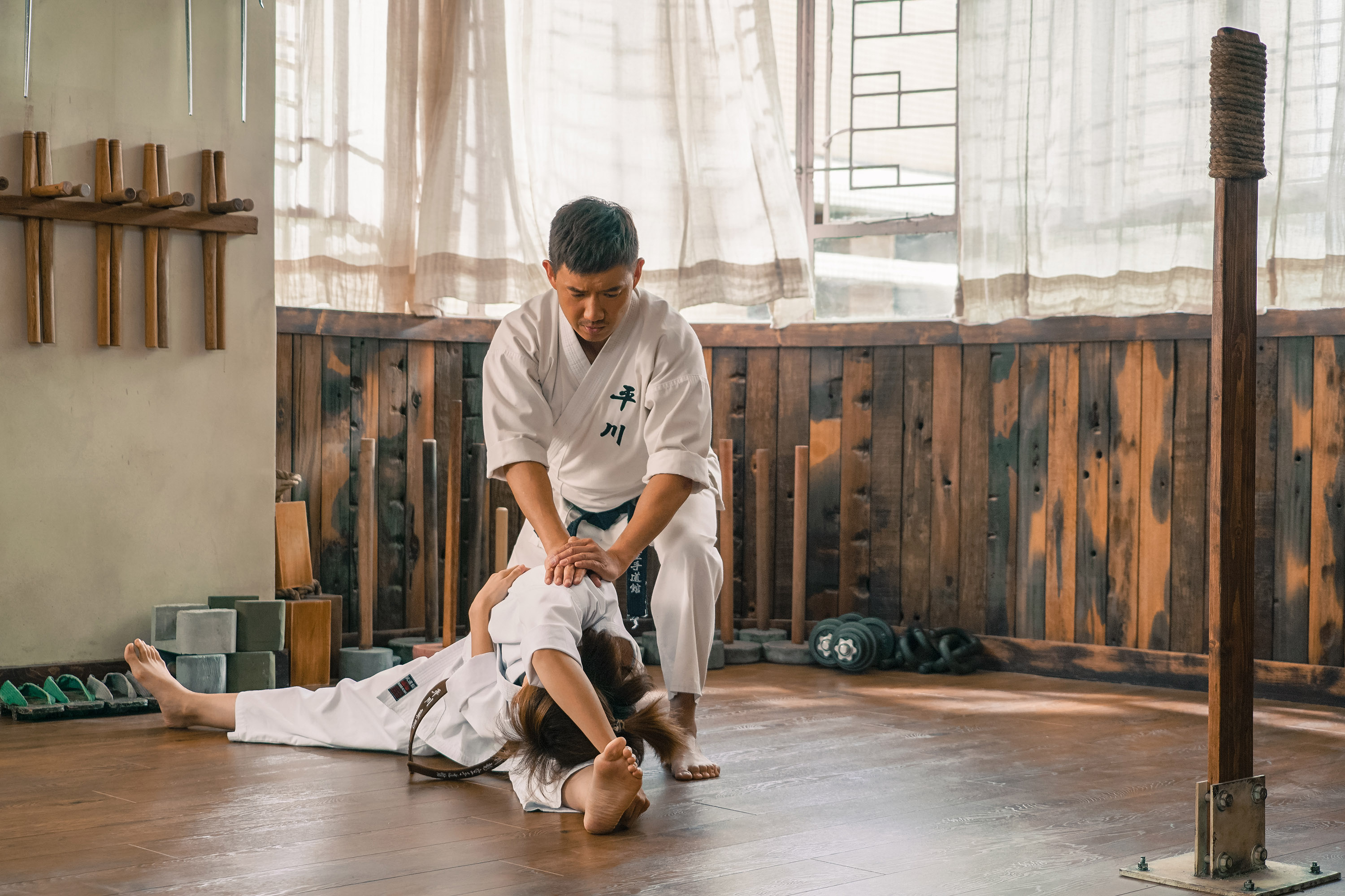 近年戲約不多的杜汶澤，學空手道，也把它拍成電影。（甲上電影提供）