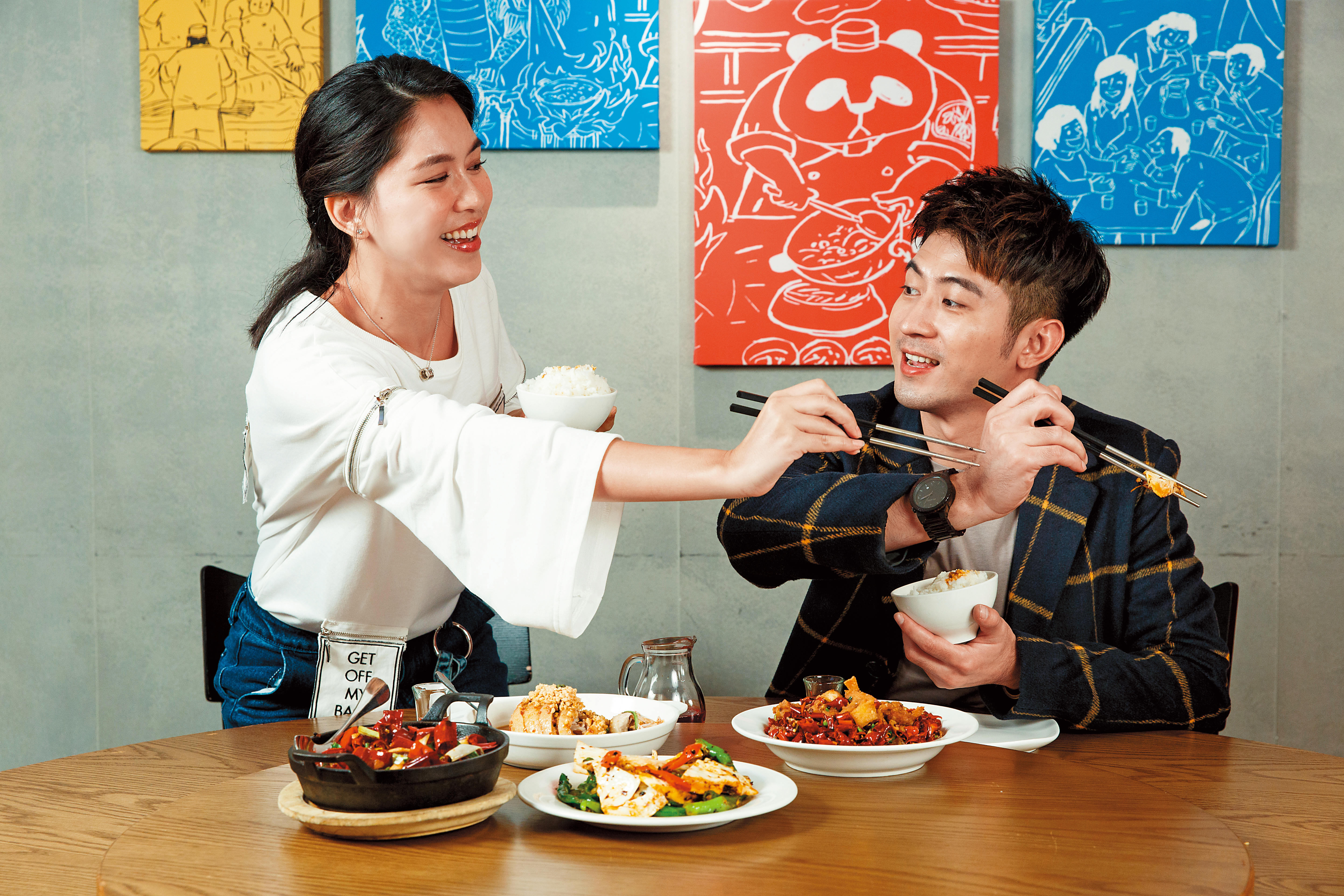 張家慧、簡宏霖都是愛吃鬼，為了吃也會搶來搶去。