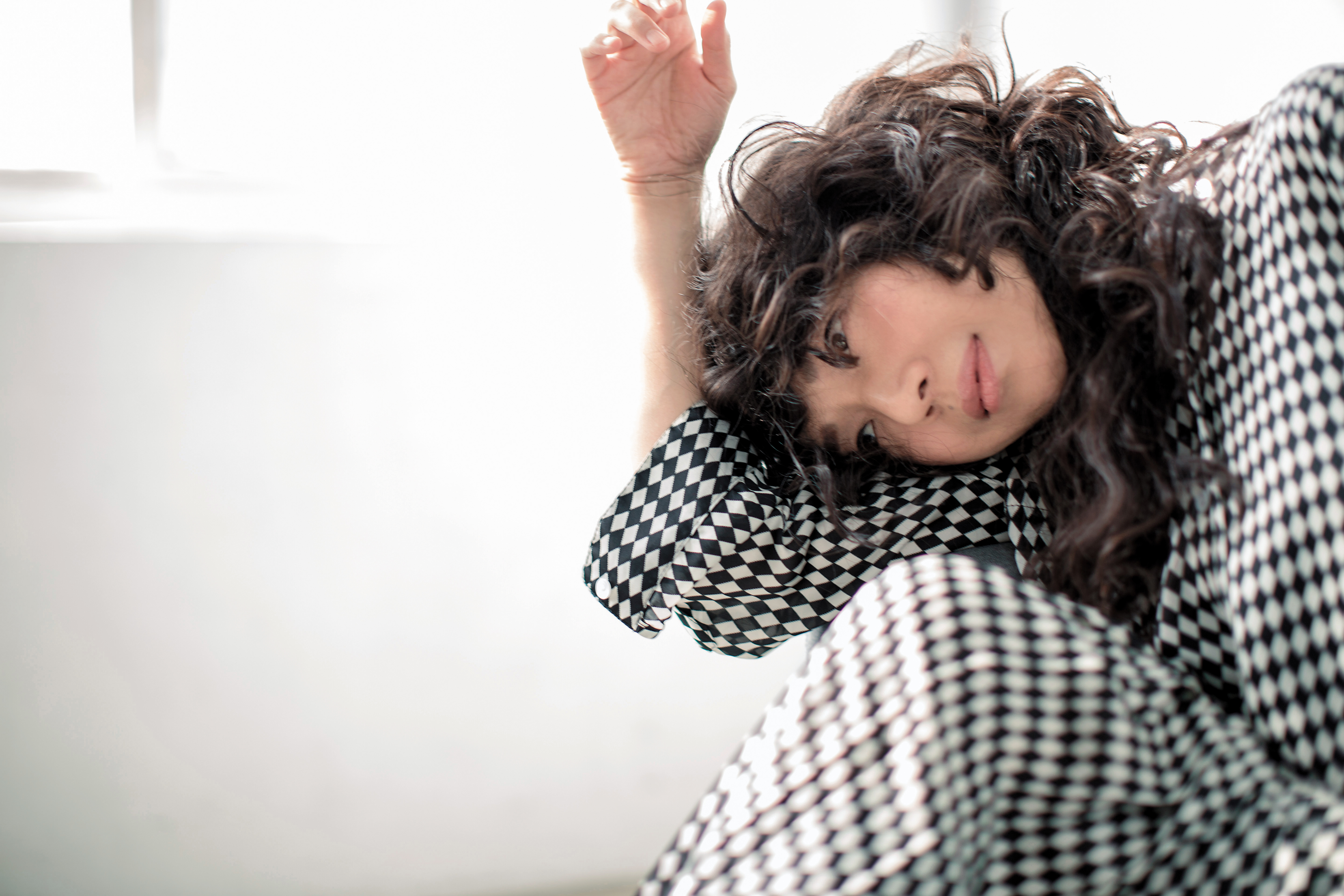 就算面對突如其來的錯愕， 萬芳也不是那種會直接表達情緒的人，「透過文字讓自己安靜一點。」 