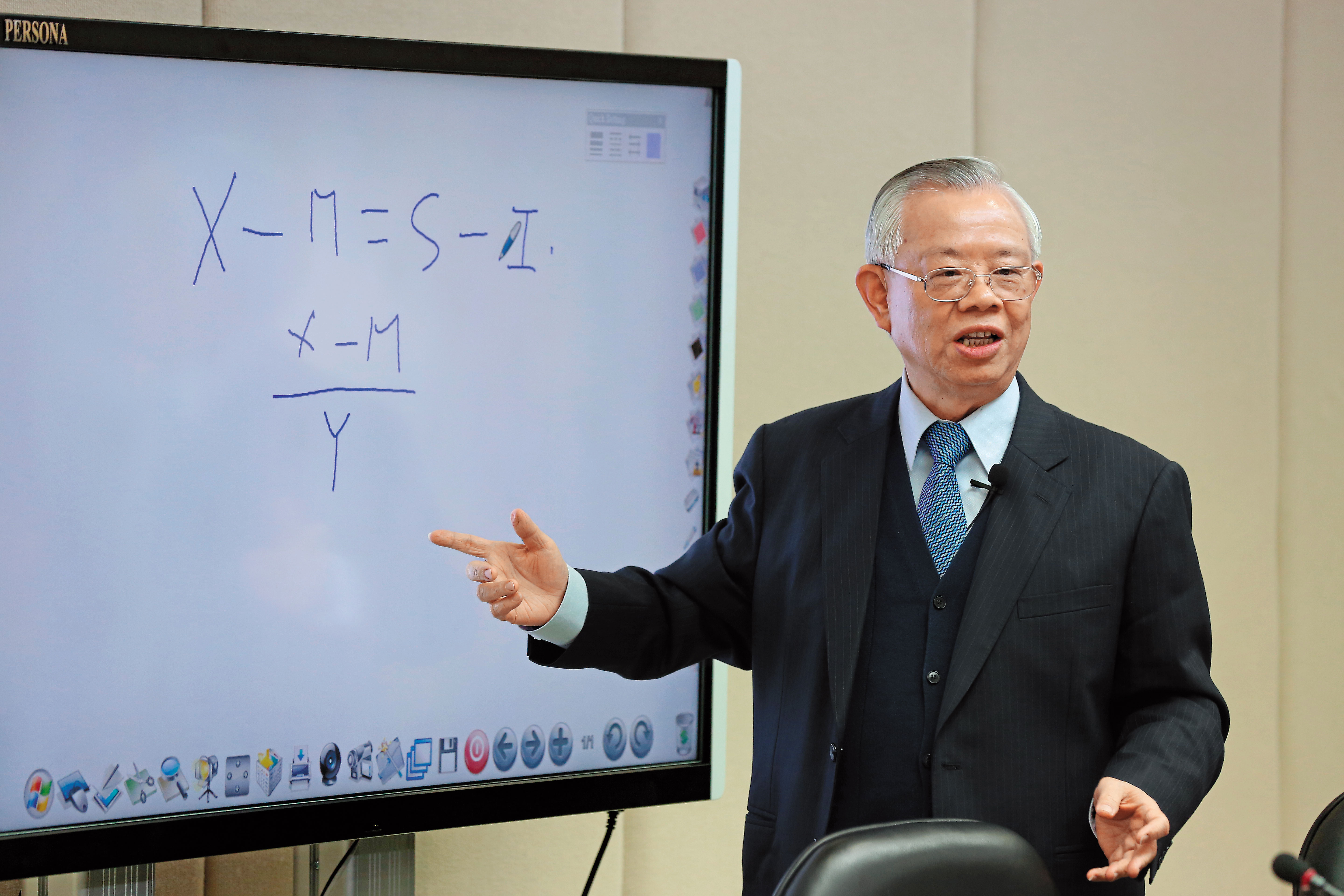 20年來，央行總裁彭淮南把台灣的外匯存底照顧得滴水不漏，是經濟穩定、社會安心的基石。