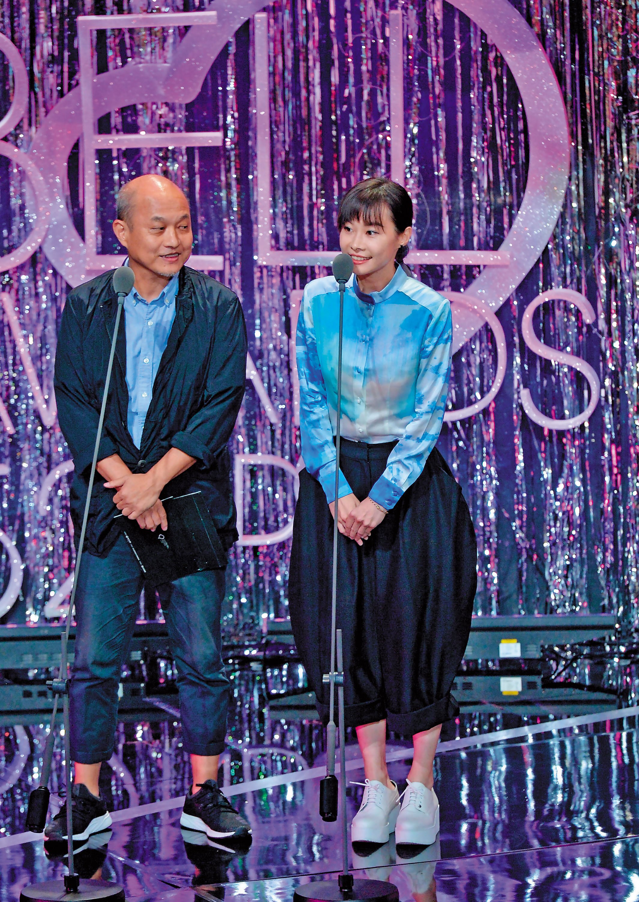 鄭文堂的女兒鄭宜農（右）是歌手也是演員，今年父女一同擔任本屆金鐘獎頒獎人。（三立提供）