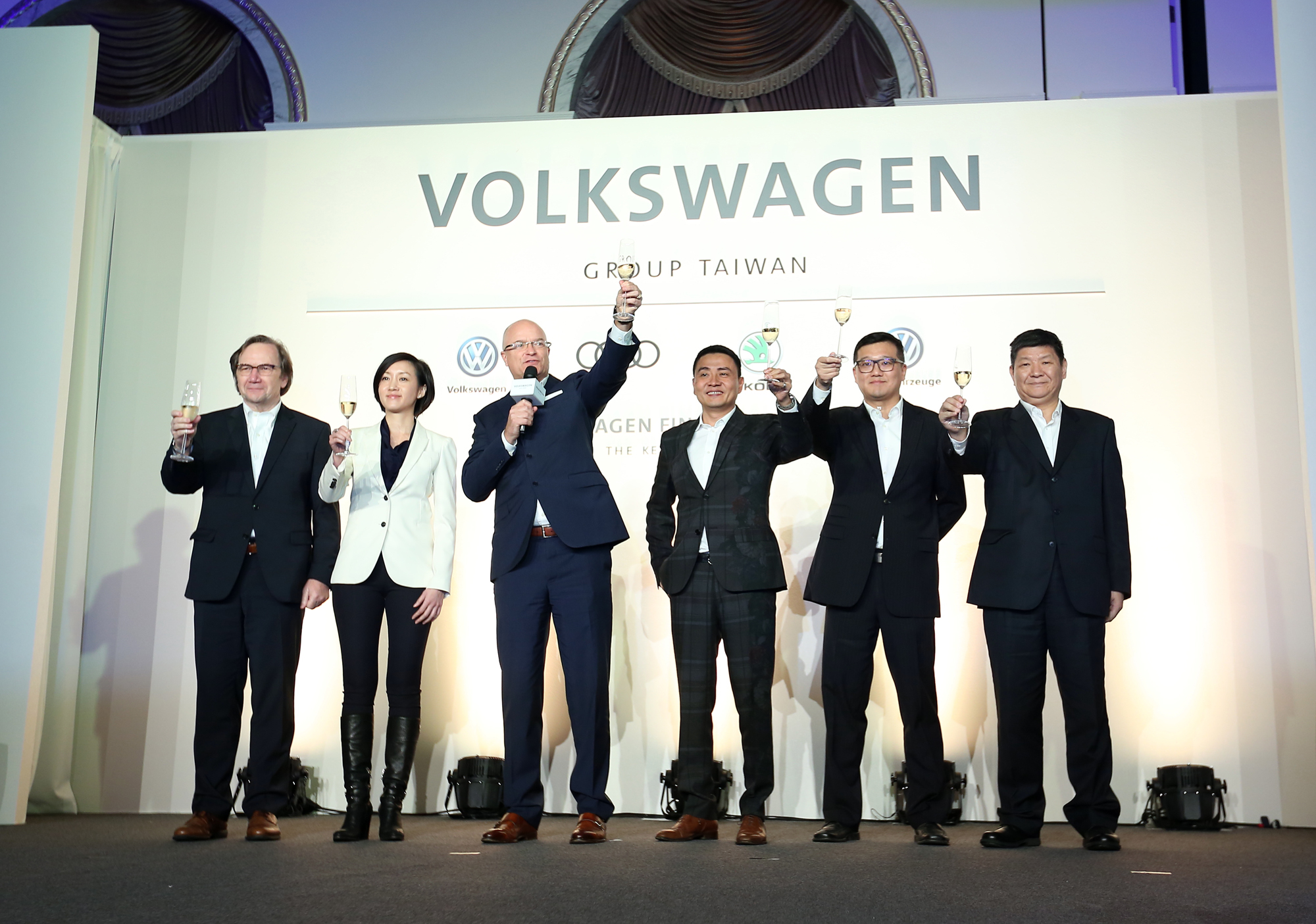 德國福斯集團台灣分公司舉辦年終記者會，宣告晉升第3大進口車集團。