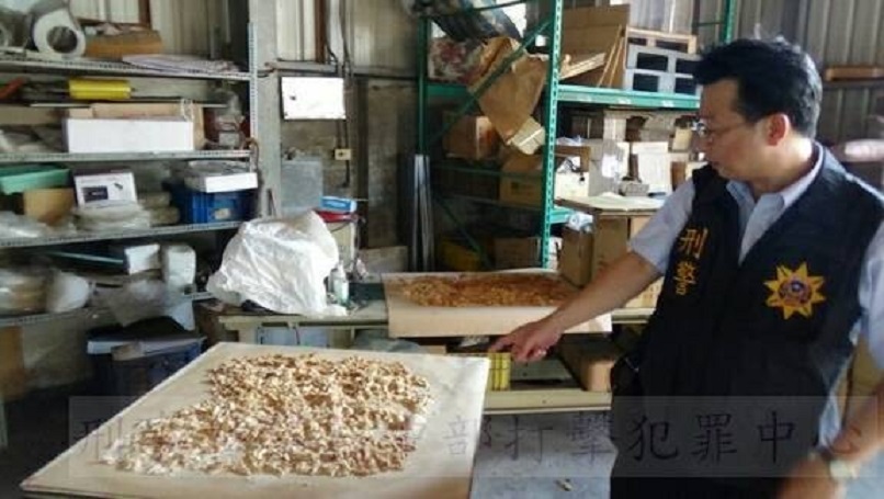 檢警破獲兩嫌在鹿港的製毒工廠。(警方提供)