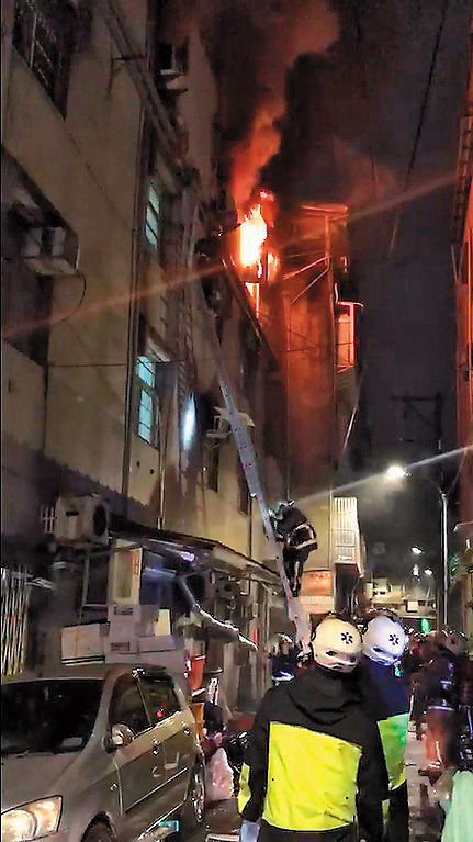 11月22日發生在新北市中和區的出租公寓火災,造成9人死亡慘劇。(翻攝畫面)