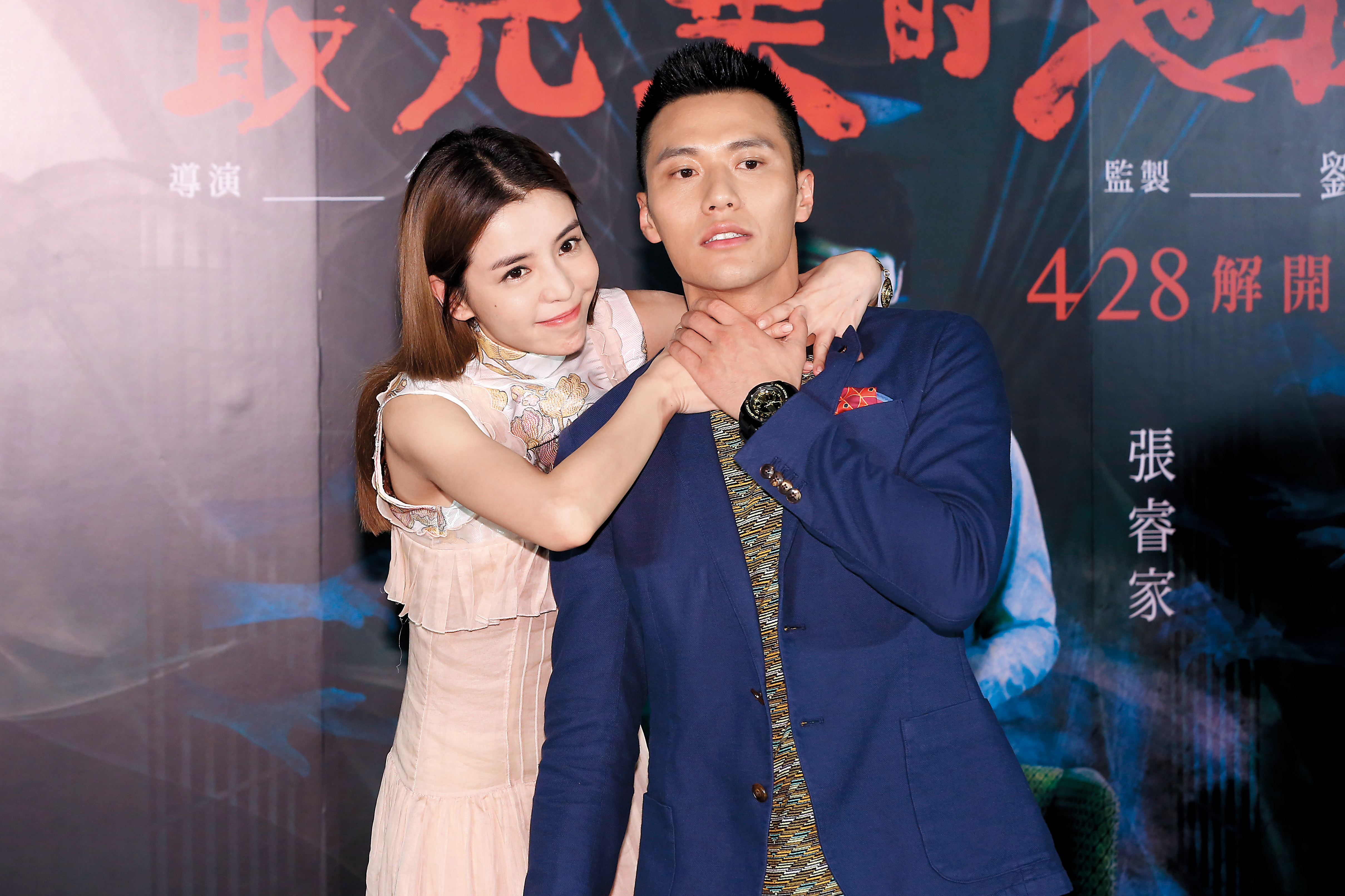 李毓芬（左）跟張睿家（右）主演的《最完美的女孩》票房差強人意，導致她的電影處女作沒啥聲勢。