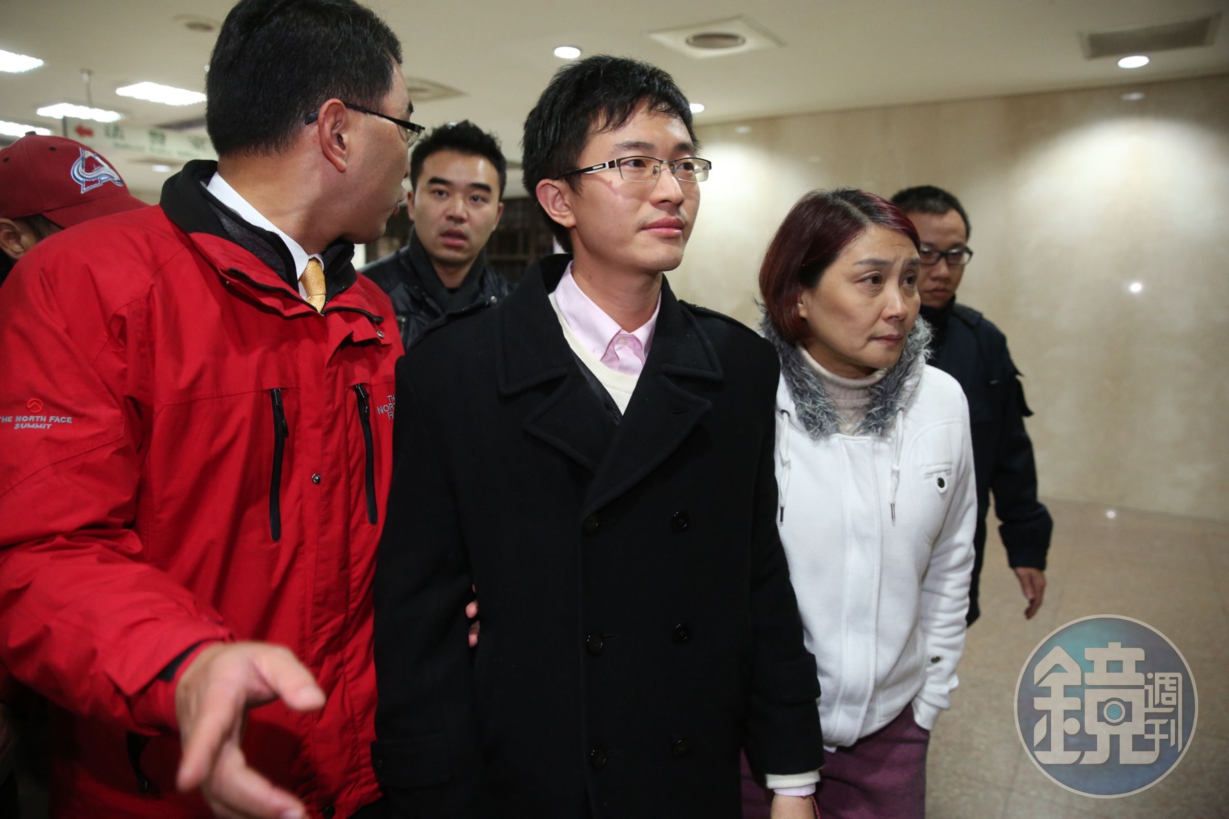 侯漢廷訊後請回，走出偵查庭時宣布將參選台北市議員。