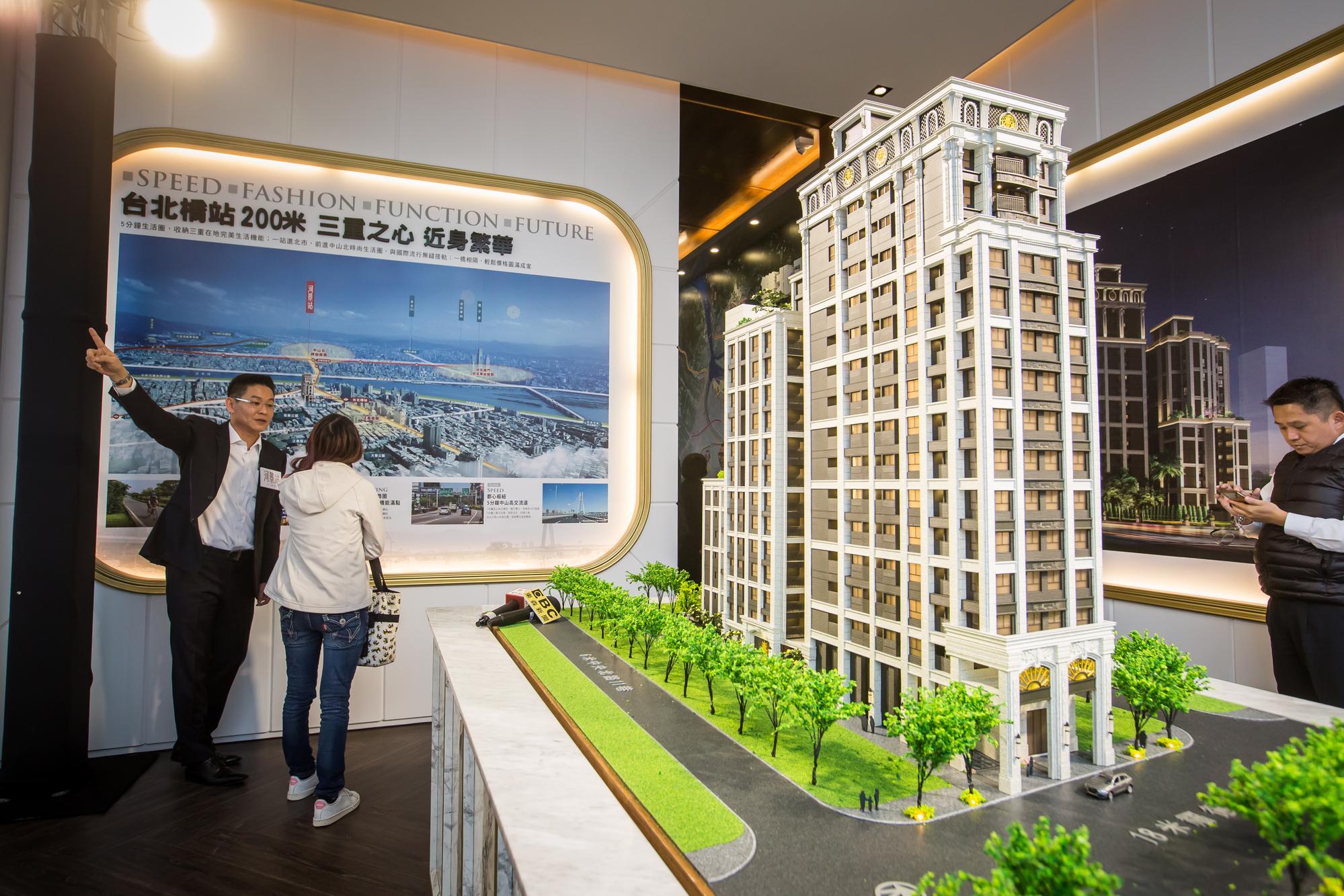 葉凌棋建議「讓利當道，以價換量」，買賣雙方價格認知差距縮小，房市交易量才有機會反彈回升。