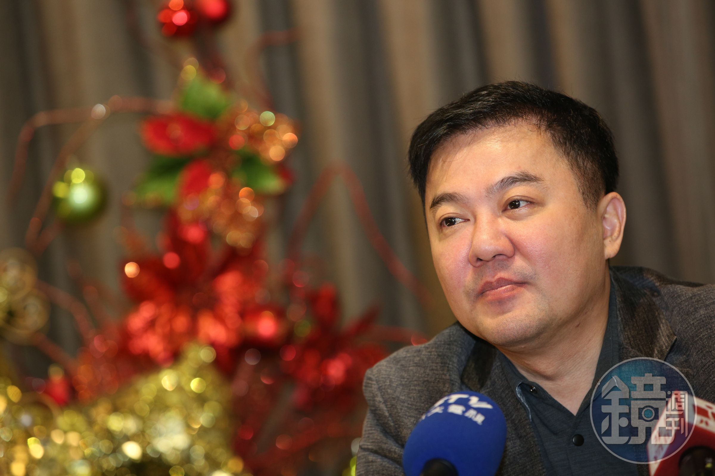 張綱維今早舉行記者會，宣示將參與三信商銀董監改選，有信心取得3席董事或2席獨董。