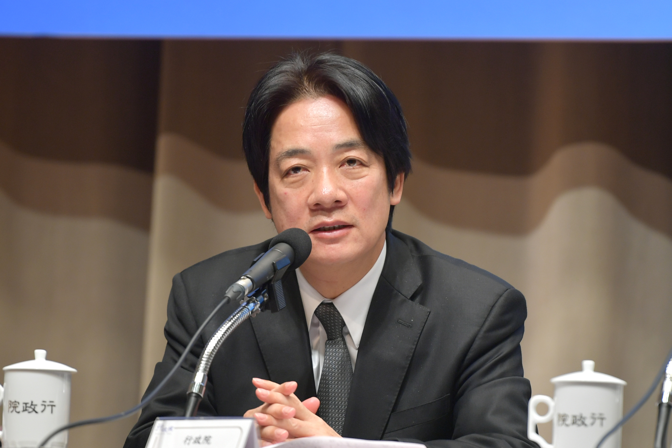 行政院院會後，由行政院長賴清德親自主持並公布空汙防制行動方案。（行政院提供）