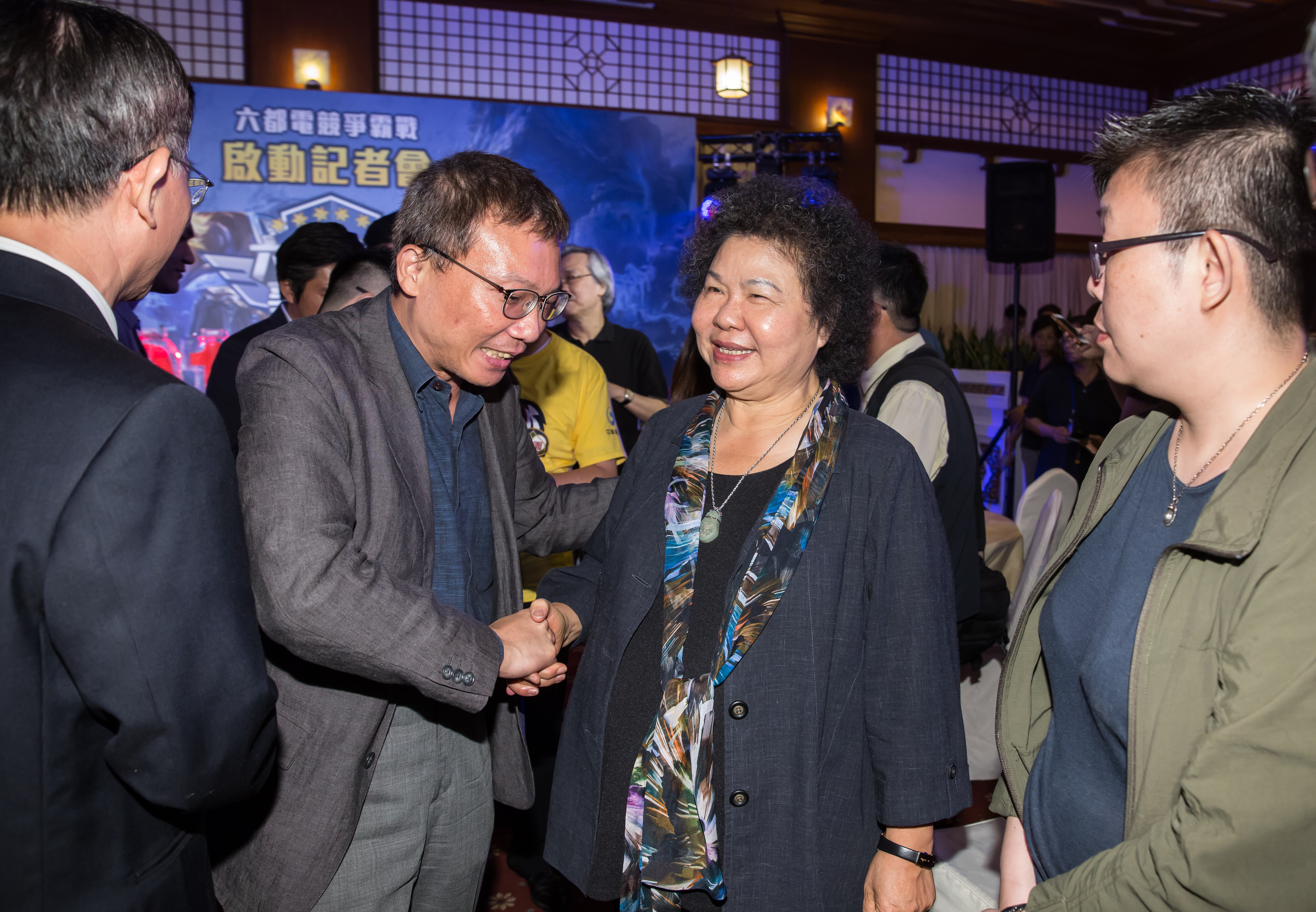 當年民進黨初次執政，馬永成（左）找上陳菊（右）擔任勞委會主委。