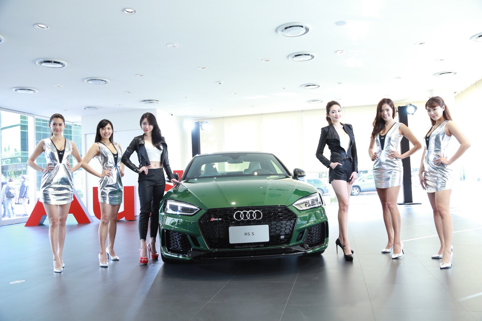 Audi公布本次參展壓軸車種，搭配6名車模亮相。