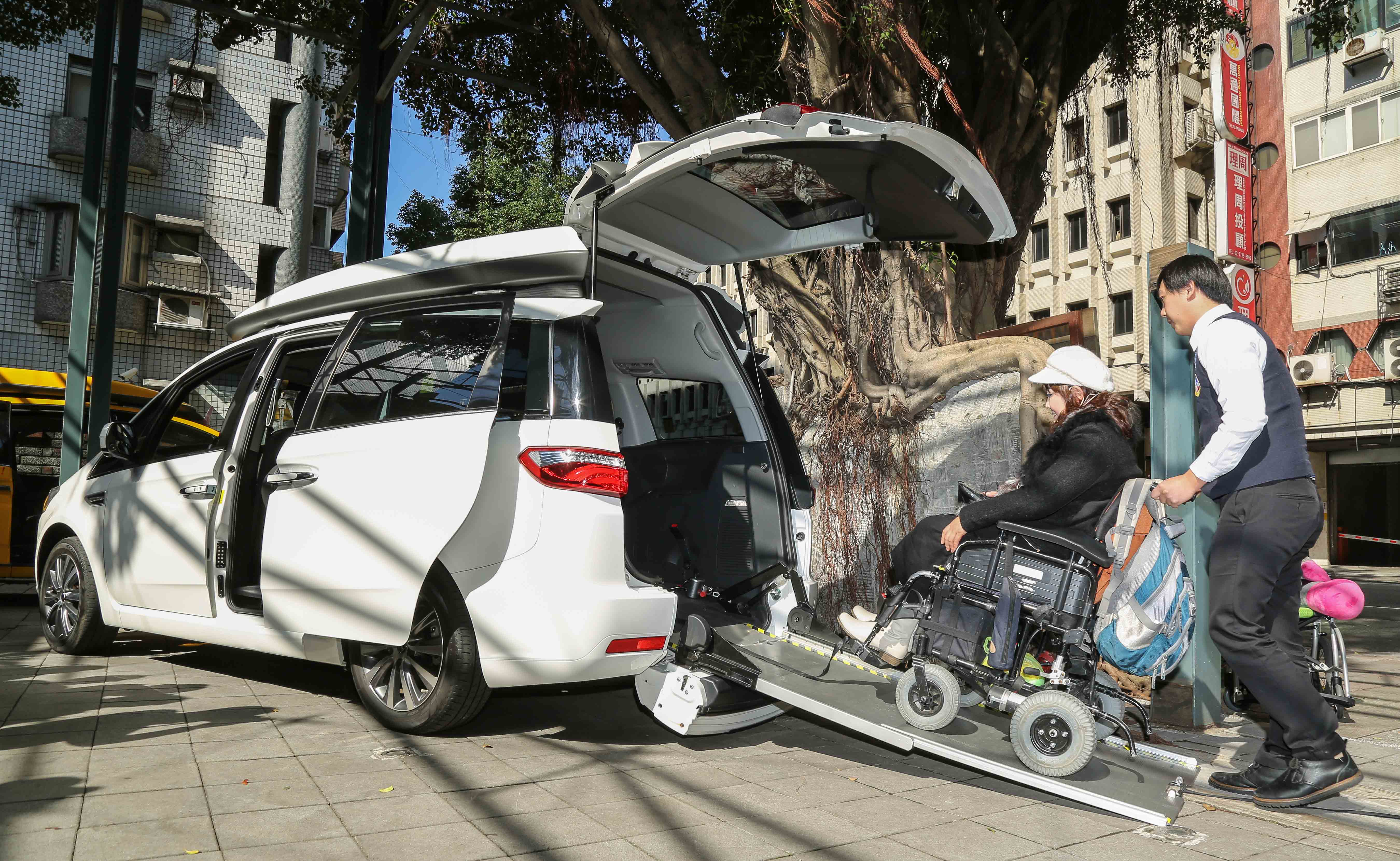 裕隆旗下納智捷，除了推出V7福祉車外，還結合社會企業推動友善小旅行。（裕隆提供）