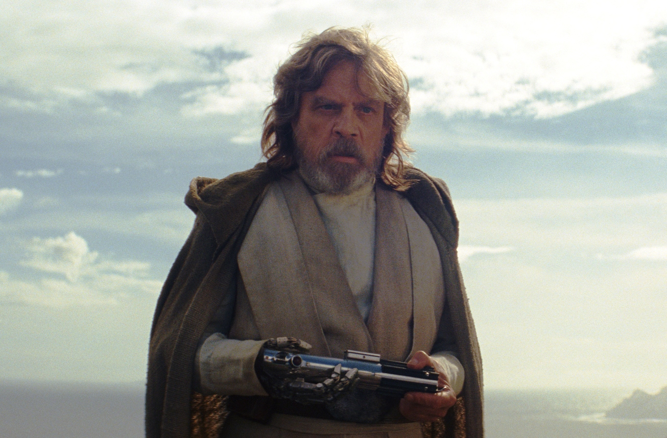 「星際大戰系列」的正史第8集，《STAR WARS：最後的絕地武士》雖拿下北美與全球週末票房冠軍，卻也引發粉絲抗議。（迪士尼提供）