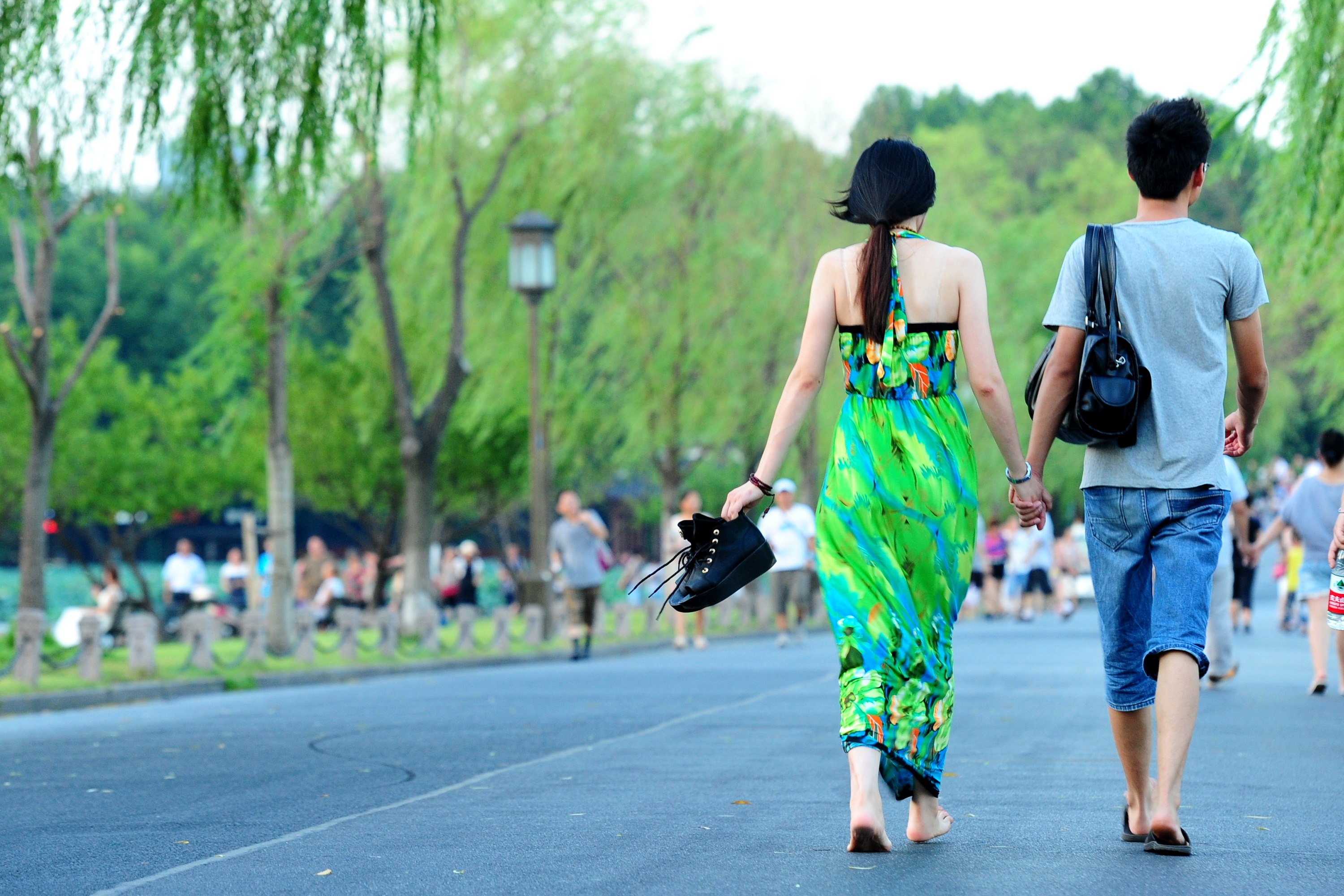 牽手時濃情蜜意，分手時卻不可能不在乎，畢竟曾經深愛過，我的內心深處徹底放下那個人了嗎？