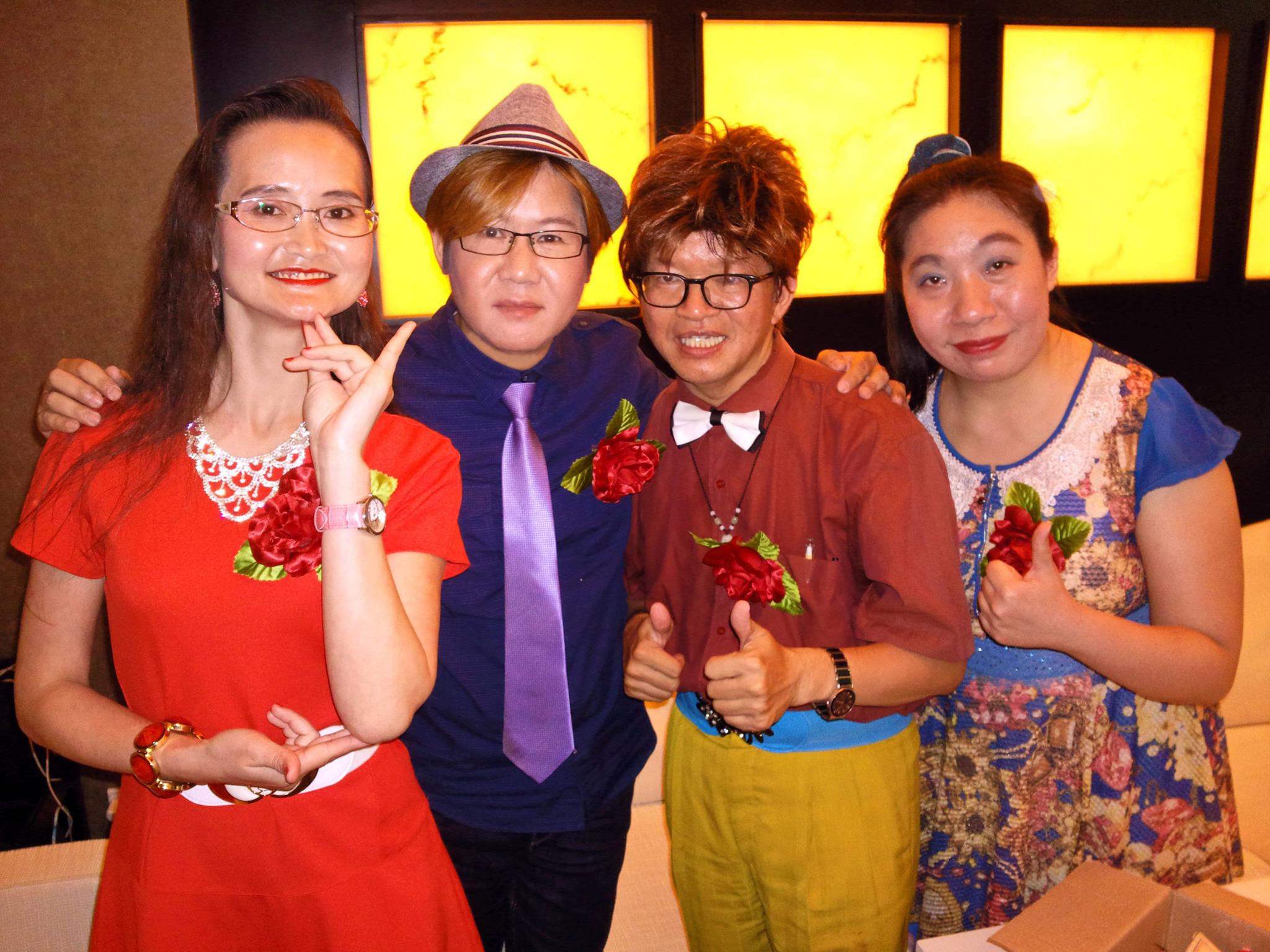 好娜姬和如花、慧慈、湯尼陳共組蘆薈雞湯的團體，為出專輯拉抬聲勢。（翻攝好娜姬臉書）