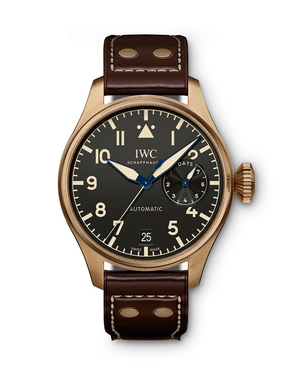 IWC推出的新款大型飛行員青銅款式，限量1500只，定價NT$439,000。