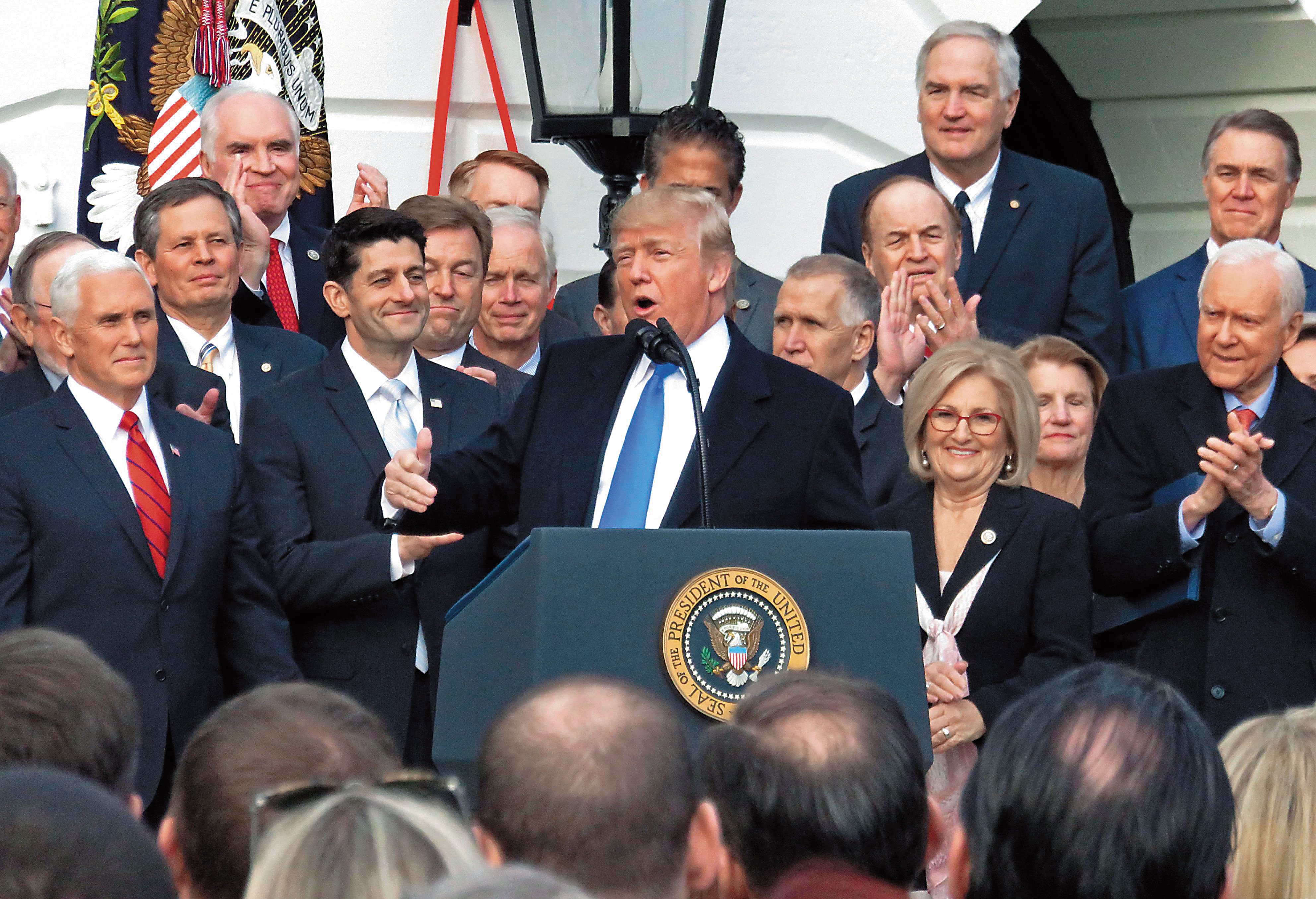 隨著美國稅改通過，聯準會縮表與升息，弱勢美元很可能在2018年反轉向上。（東方IC）