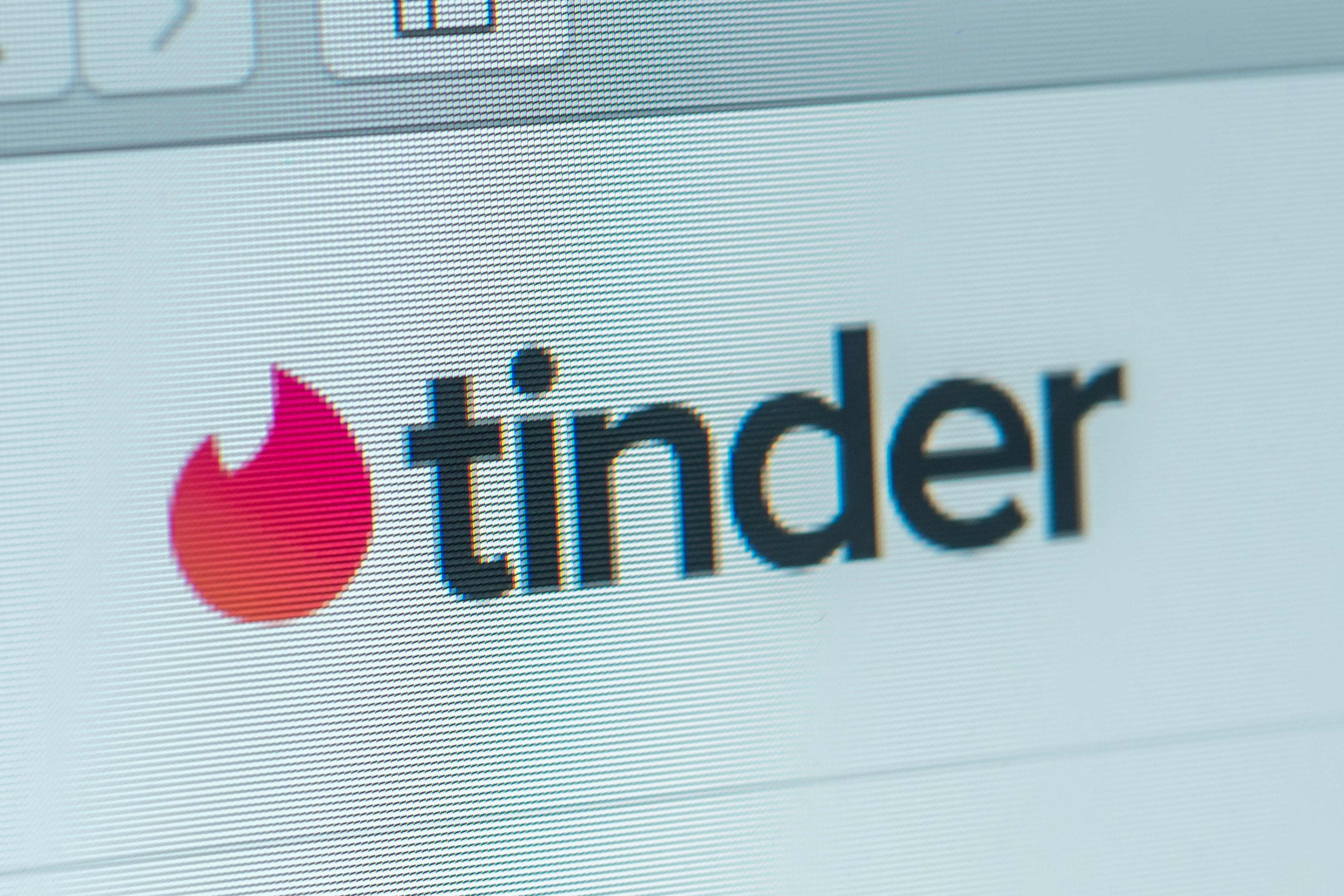 約會app Tinder上，等待愛情降臨的美國人如今多列了一個條件：不能是川普支持者。（東方IC）