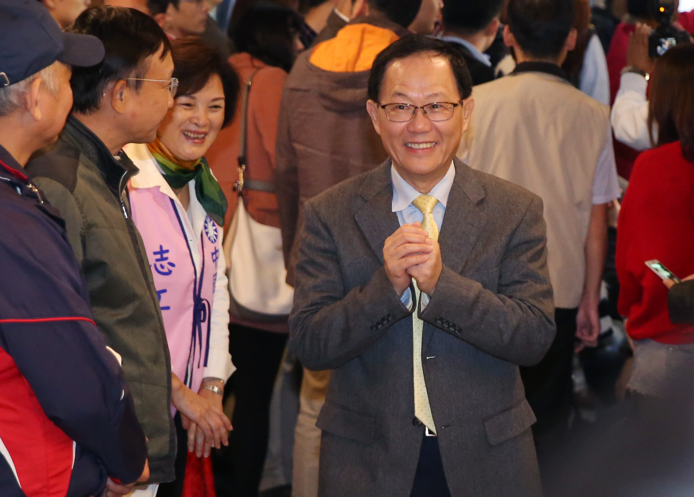 台北市立委蔣萬安民調緊咬前立委丁守中。