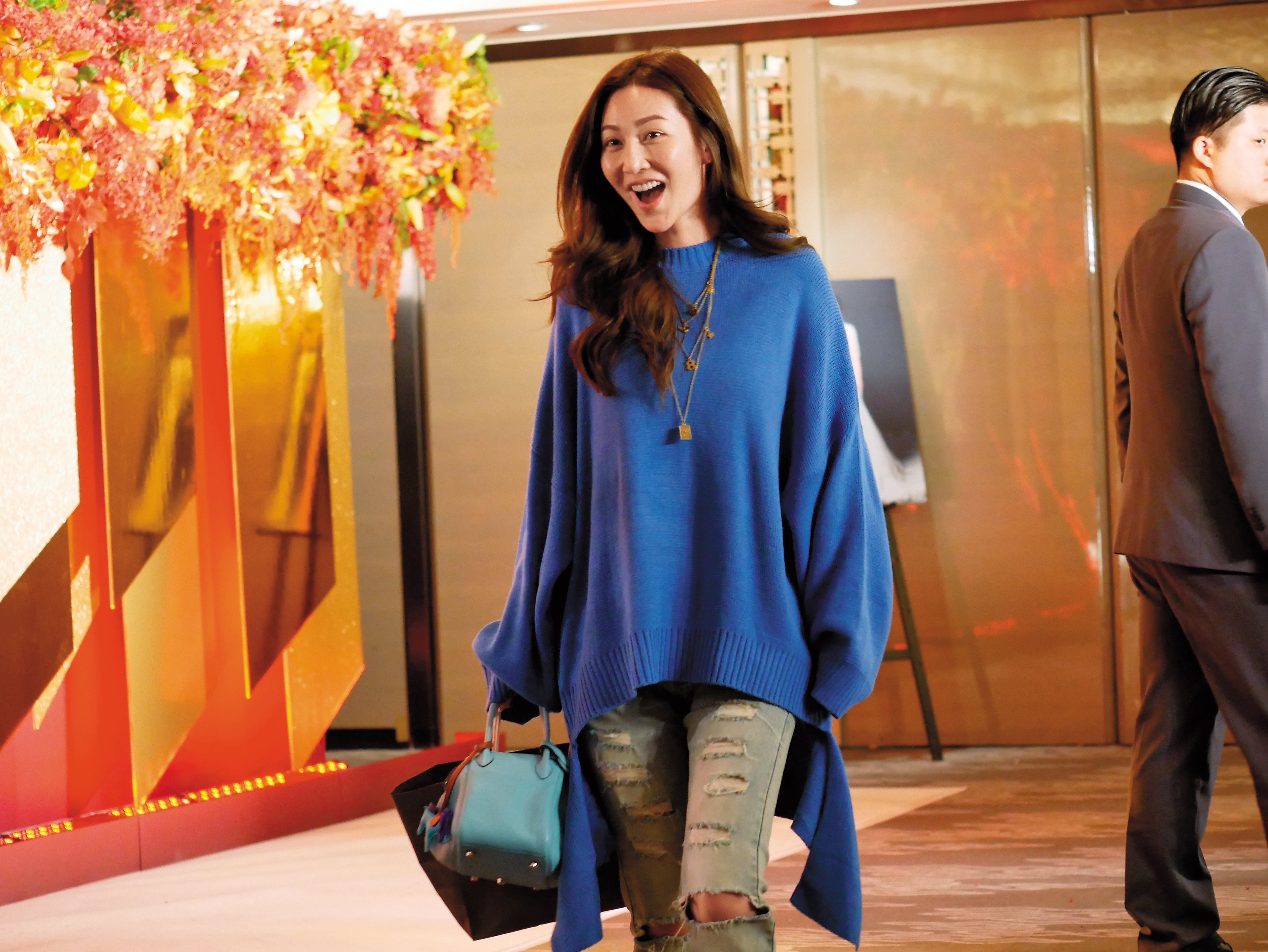 曾莞婷月初出席公開活動，手上拎著要價近20萬元的愛馬仕包。