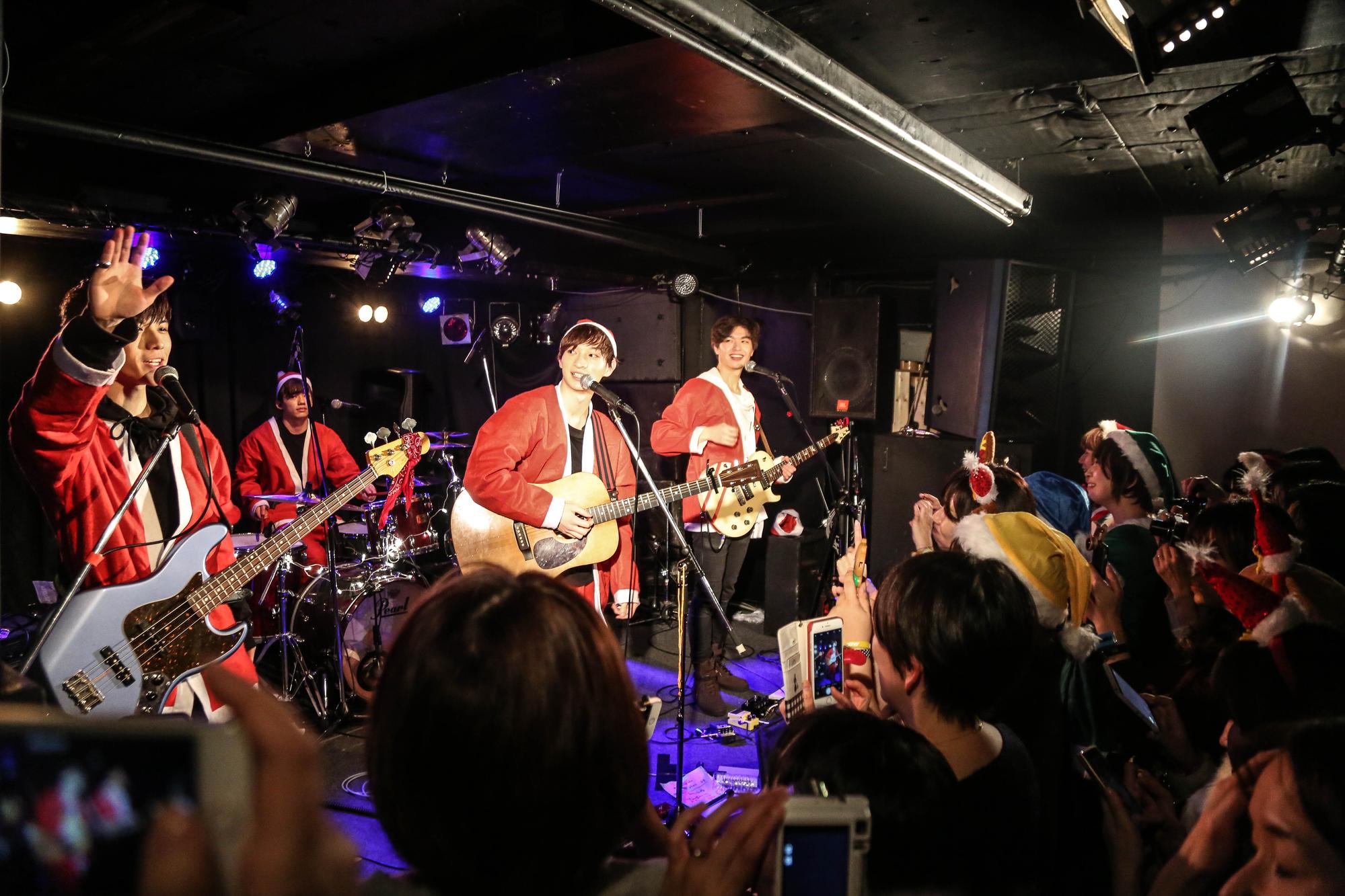 noovy自11月起在日本巡迴演出，還有台粉特地飛到日本看他們表演。（伊林娛樂提供）