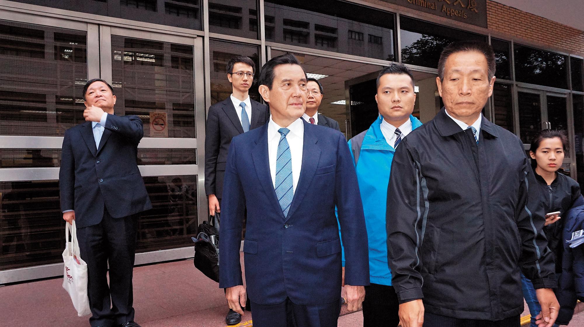 前總統馬英九主導三中交易案，回饋余建新4.8億元過程全被錄音，難逃證交法背信重罪。