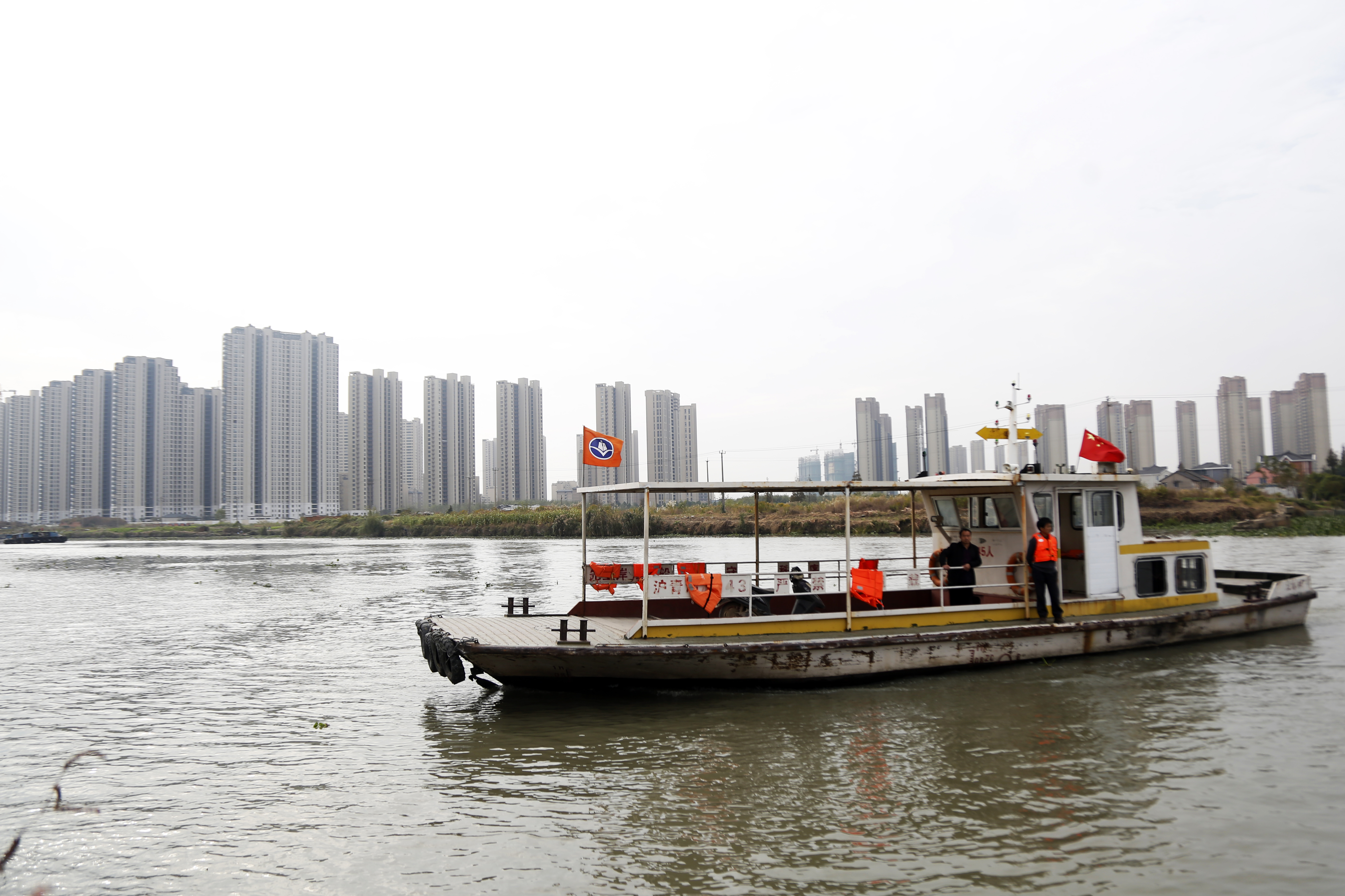 中國昆山市府要求吳淞江部分流域工業企業全面停產半個月,讓台商紛紛跳腳。(東方IC)