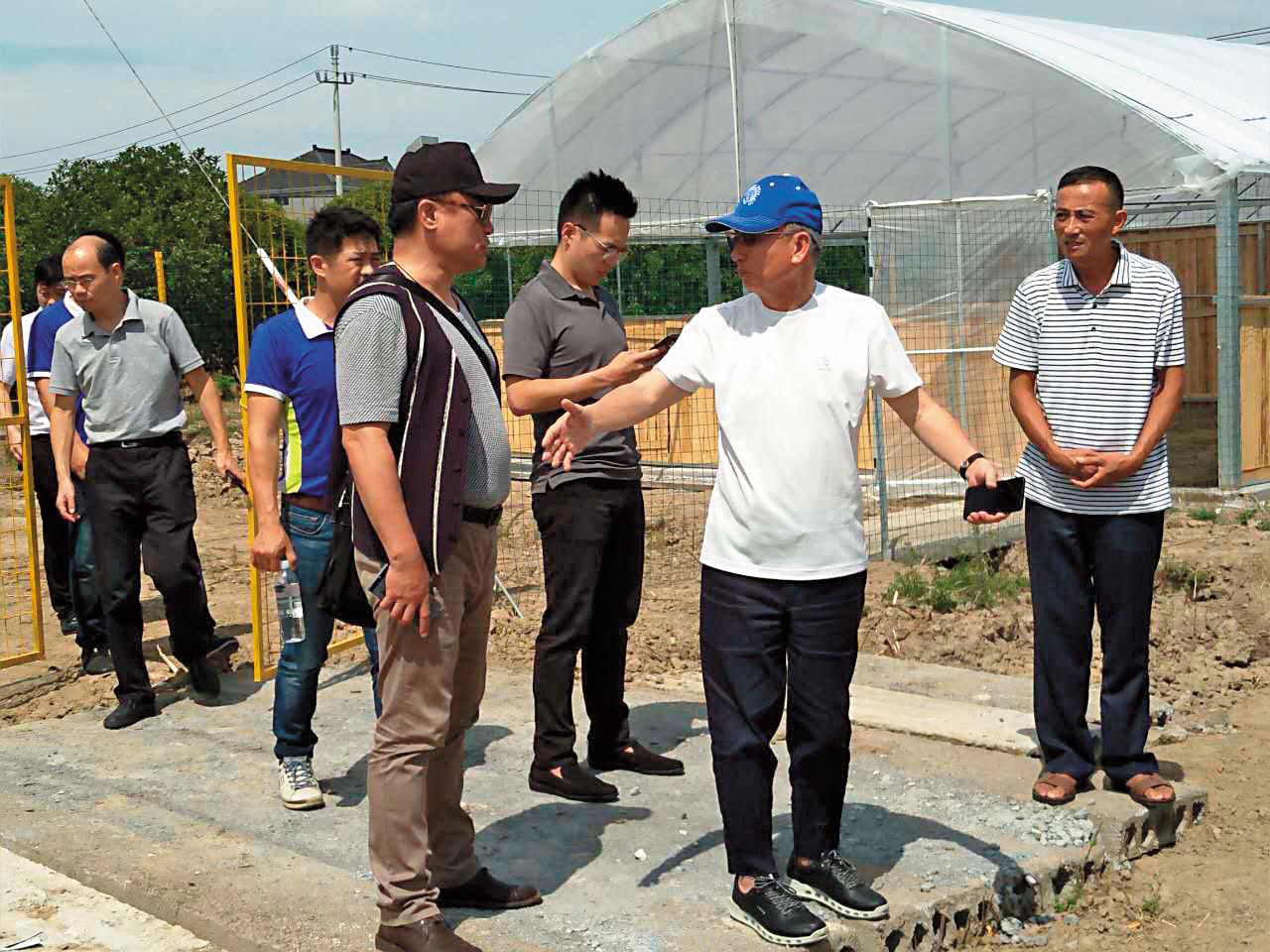 陳宏棟受父親影響,特別關注新農業技術改良。(陳宏棟提供)