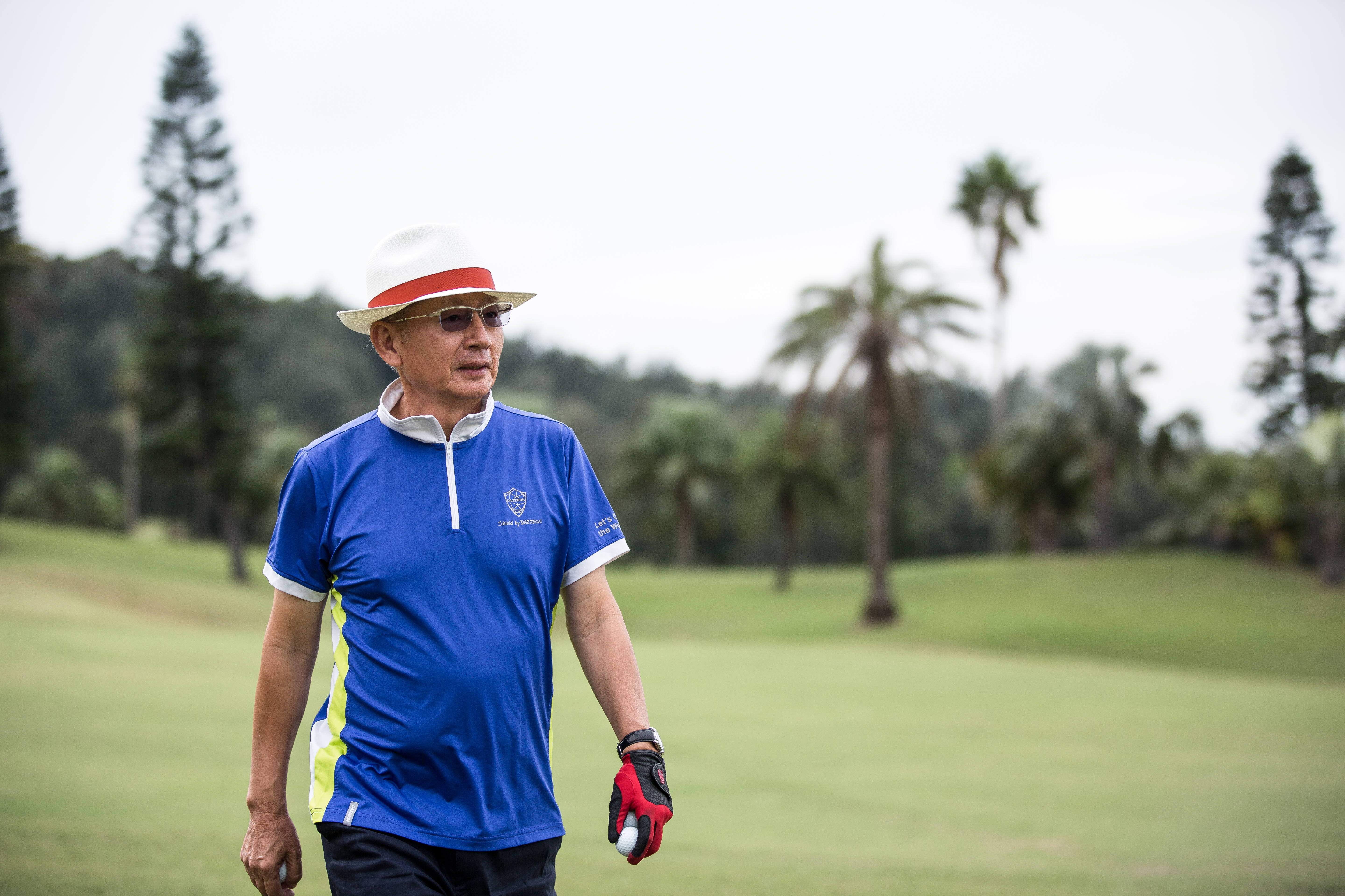 因國小曾是棒球校隊投手，陳宏棟15歲首度打高爾夫球，便打出低於標準桿的好成績，高球也成了他最熱衷的運動。