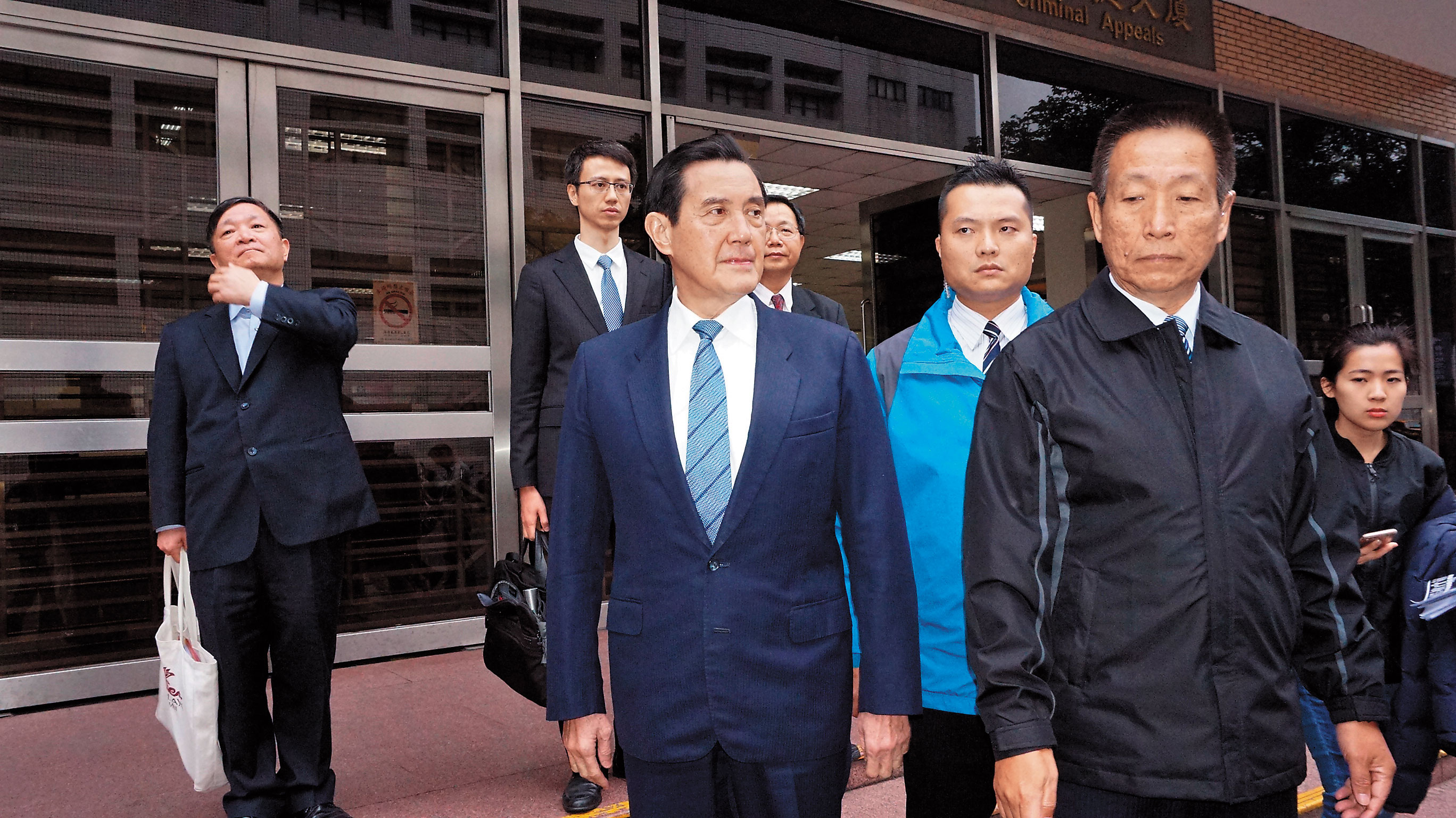 前總統馬英九主導三中交易案，回饋余建新4.8億元過程全被錄音，難逃證交法背信重罪。