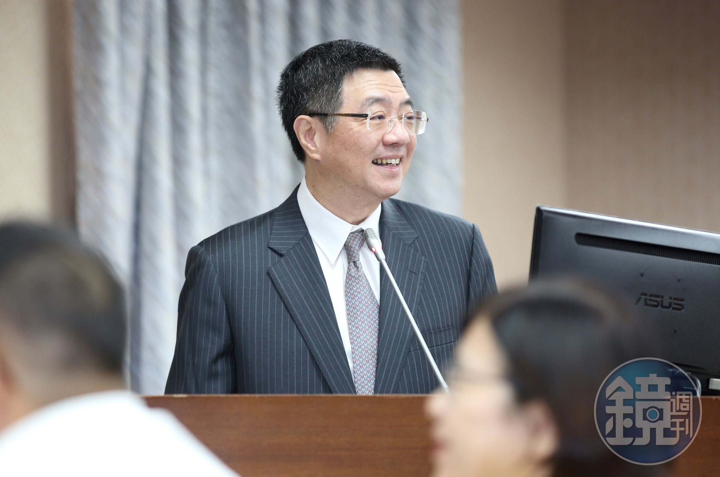 行政院祕書長卓榮泰針對行政院近期出包事件，向民進黨在場中執委表達歉意。