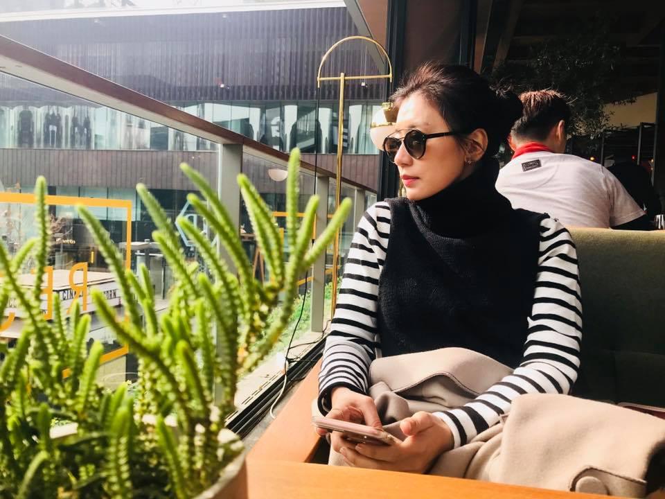 簡單、純粹、快樂，人生過得更快樂。現在的賈靜雯，雖仍保有剛出道時       的年輕外在，但內在變得更加純熟、堅毅。(翻攝自賈靜雯臉書)
