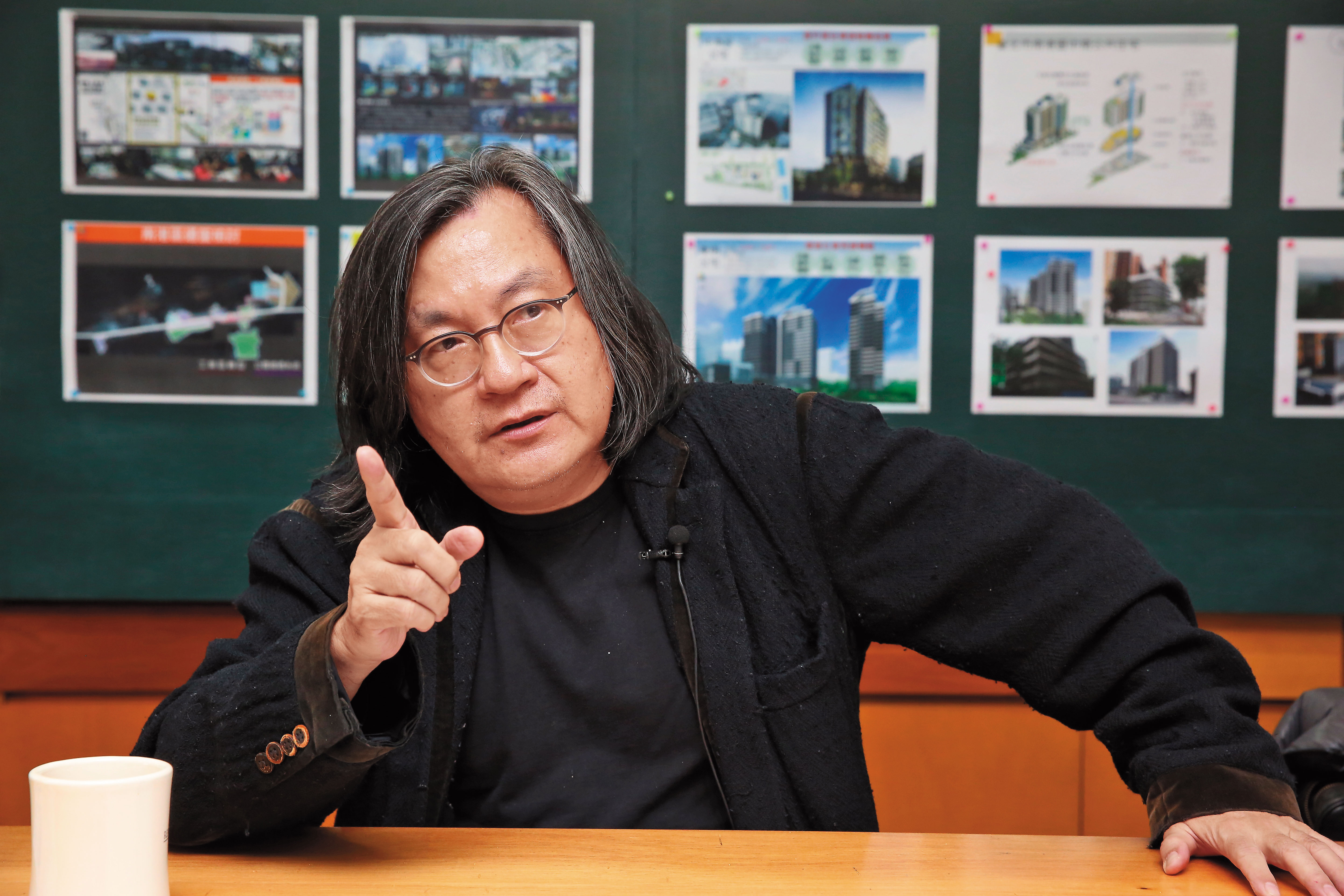 台北市都發局長林洲民強調，都發局是依法執行。