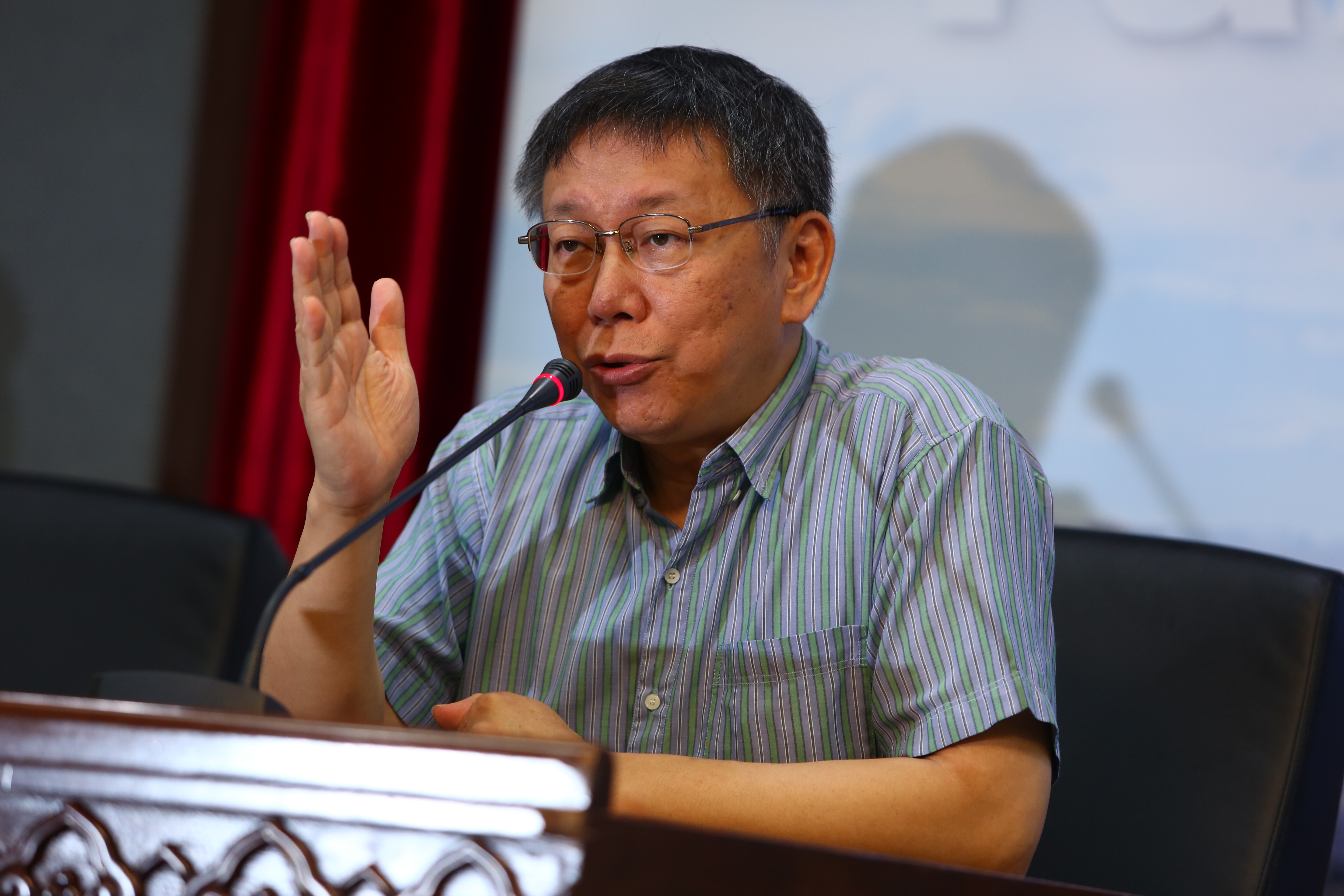 台北市長柯文哲上任後積極在南港區推動「東區門戶計畫」，但位於門戶內的台肥新村都更卻卡關13年。